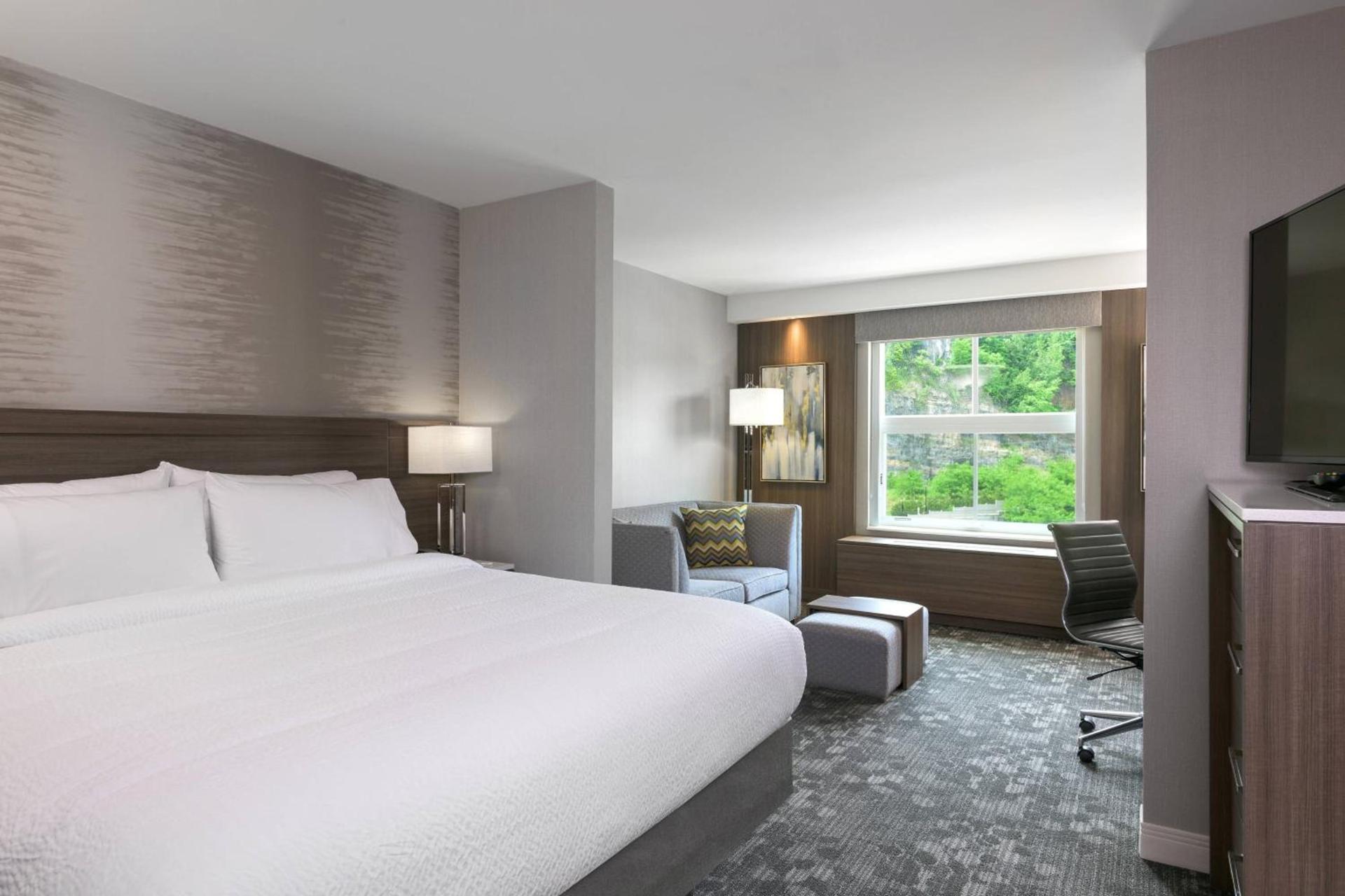 Courtyard by Marriott Edgewater NYC Area photo 8