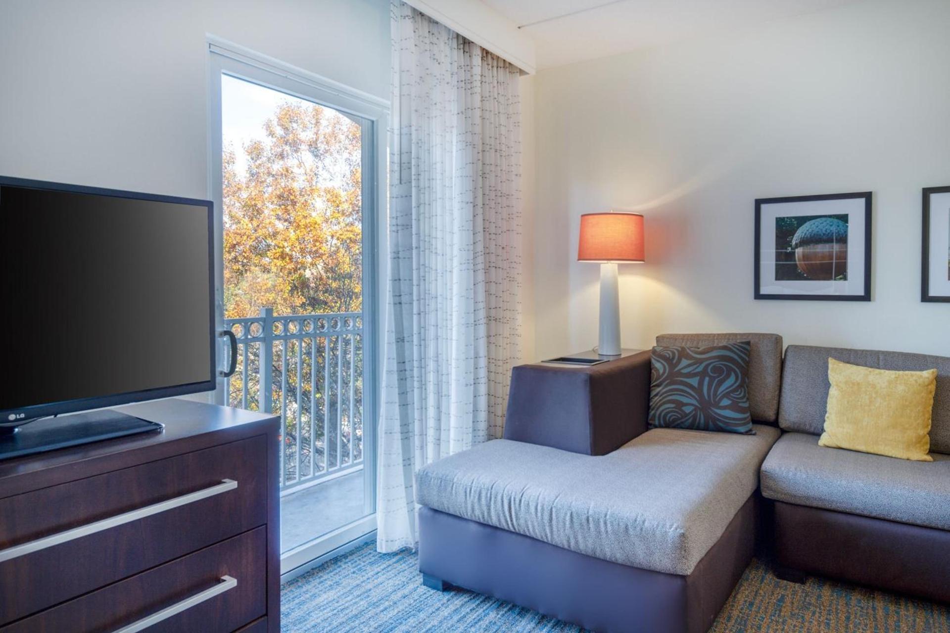 Residence Inn by Marriott Raleigh Crabtree Valley photo 8