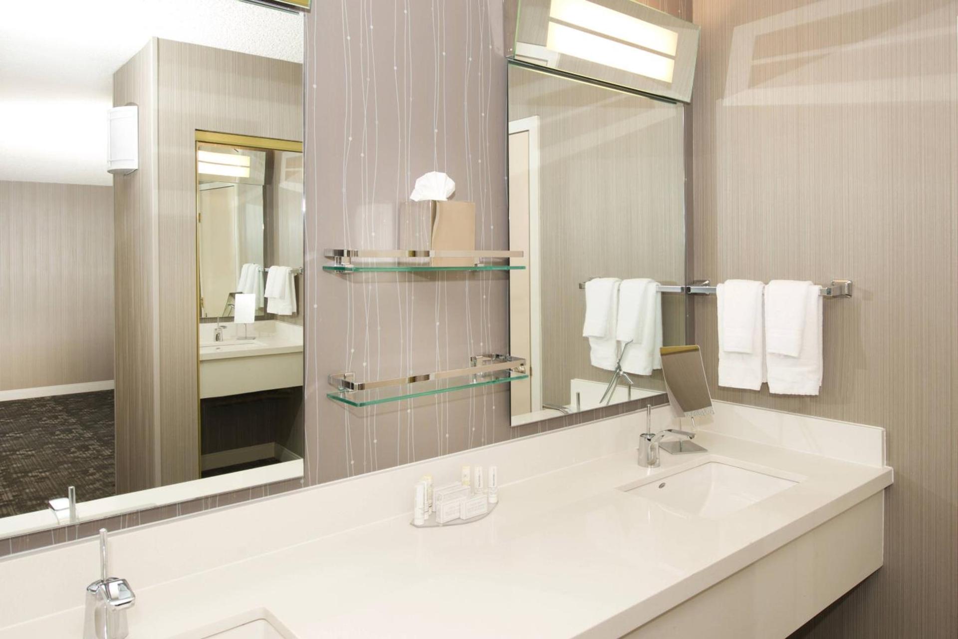 Courtyard by Marriott Oakland Airport photo 41