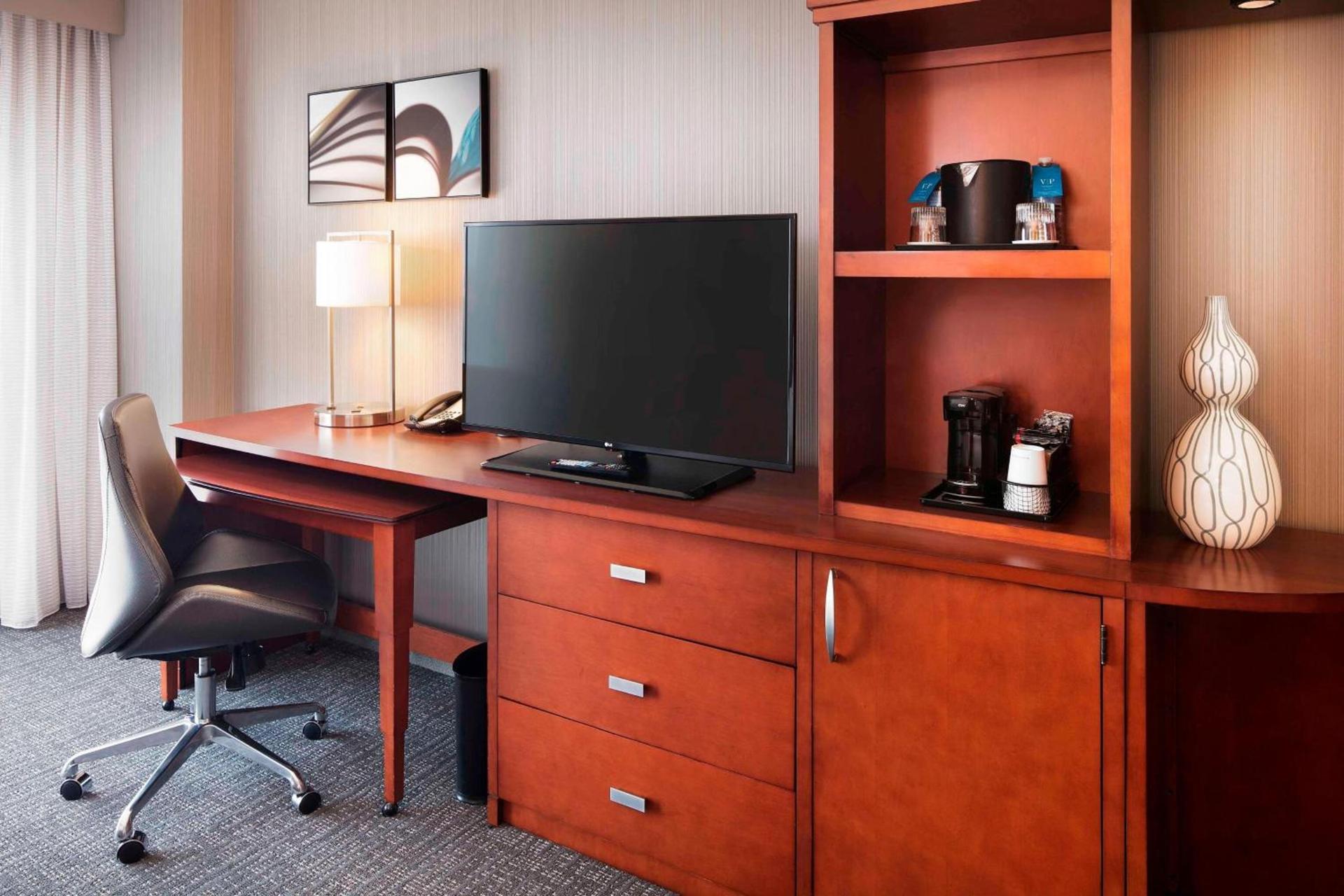 Courtyard by Marriott Indianapolis Downtown photo 8