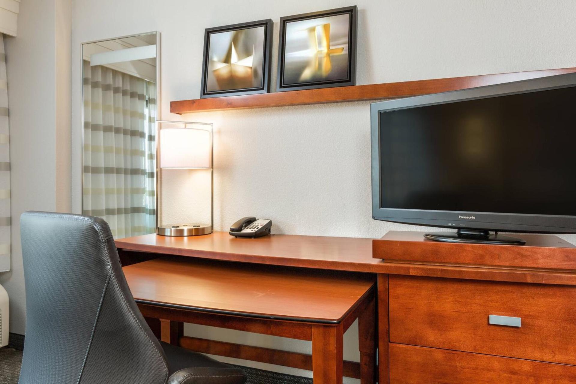 Courtyard by Marriott Houston Galleria photo 10