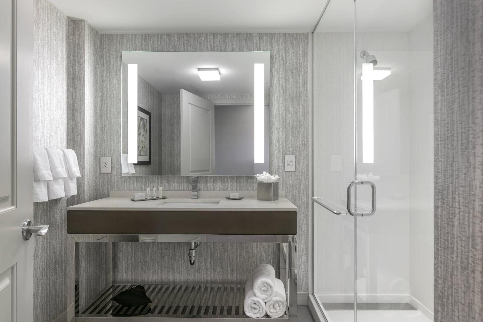 Courtyard by Marriott Edgewater NYC Area photo 16
