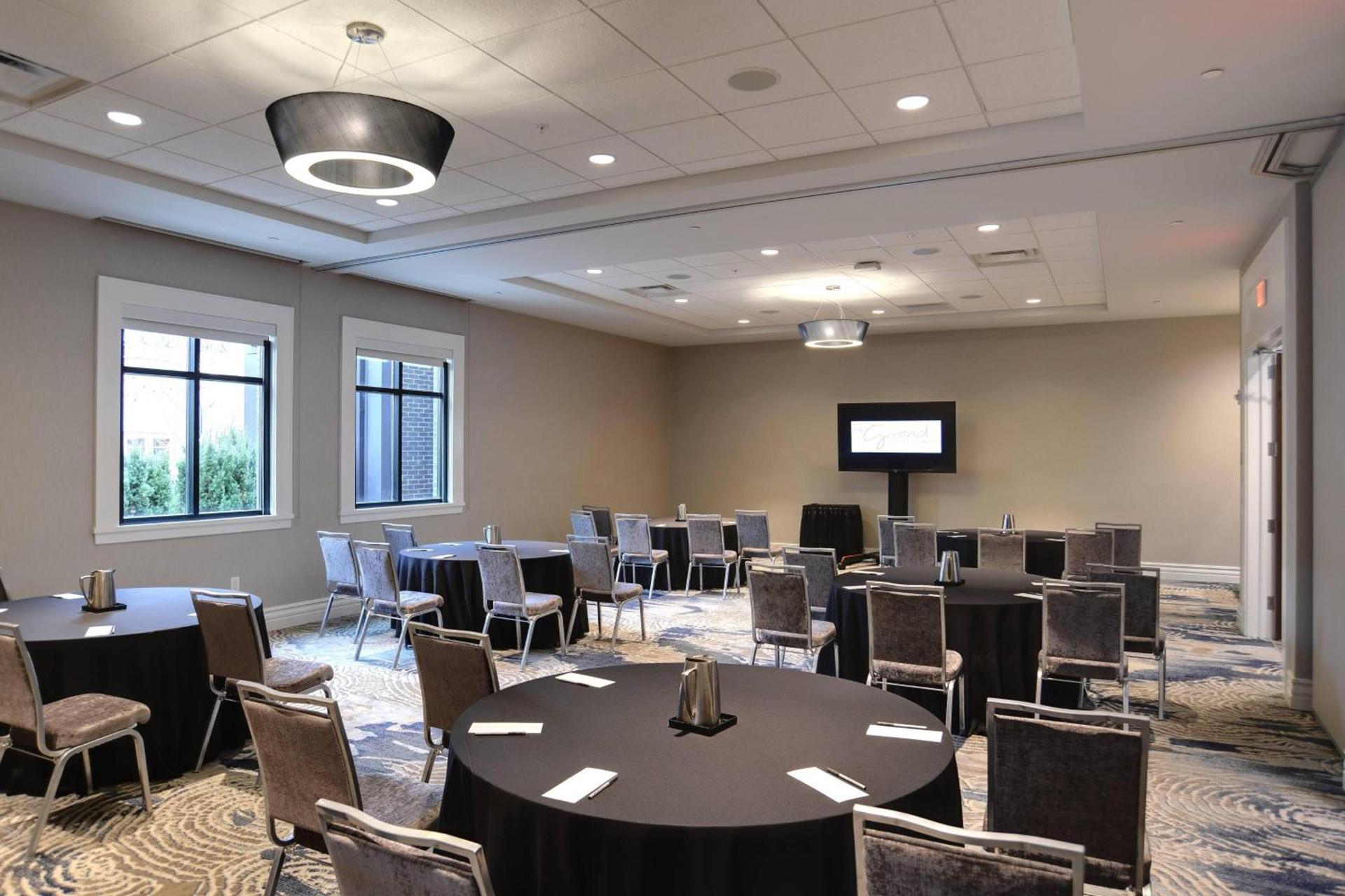 Courtyard by Marriott Columbus OSU photo 14