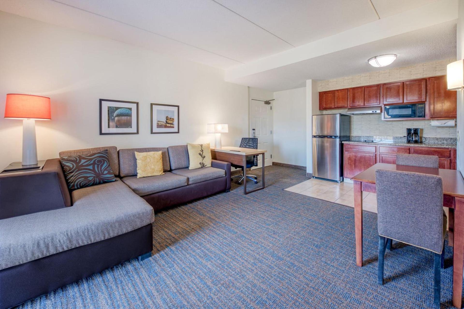 Residence Inn by Marriott Raleigh Crabtree Valley photo 6