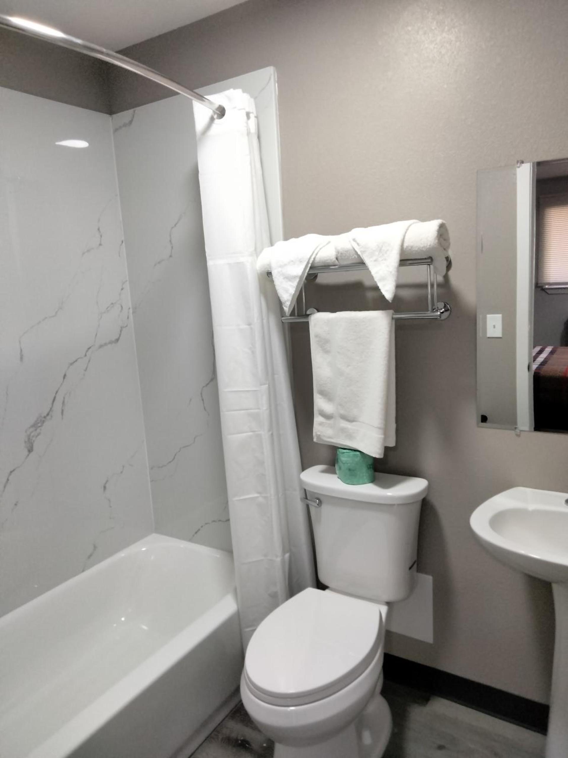 Southern Suites Forest Park photo 5
