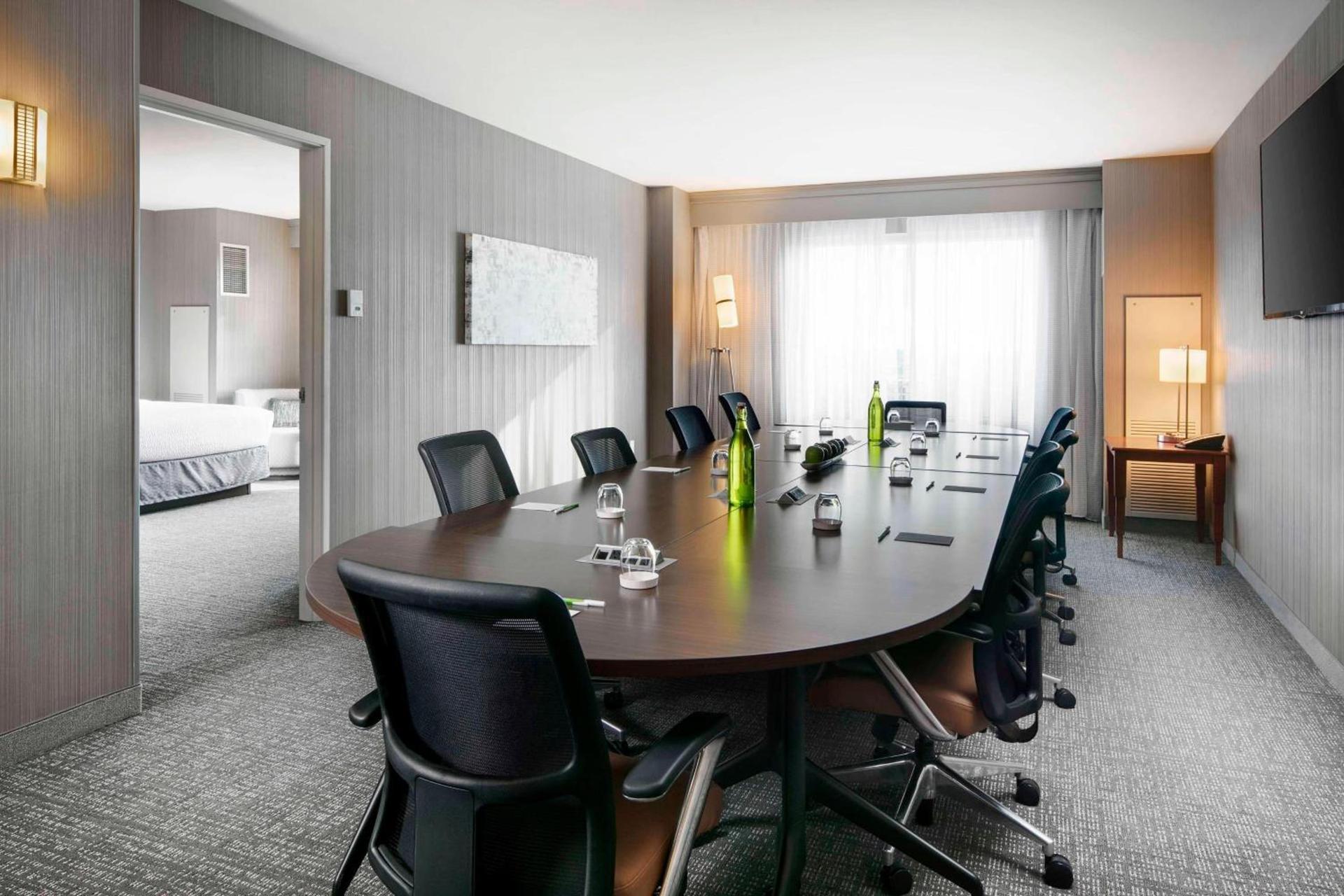 Courtyard by Marriott Indianapolis Downtown photo 37