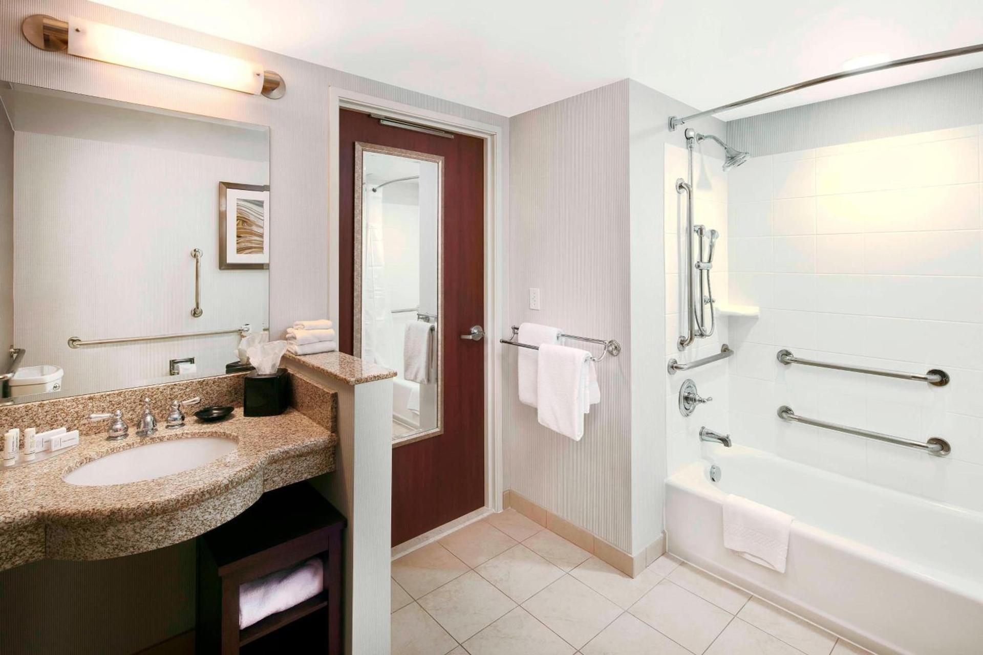 Courtyard by Marriott Indianapolis Downtown photo 15