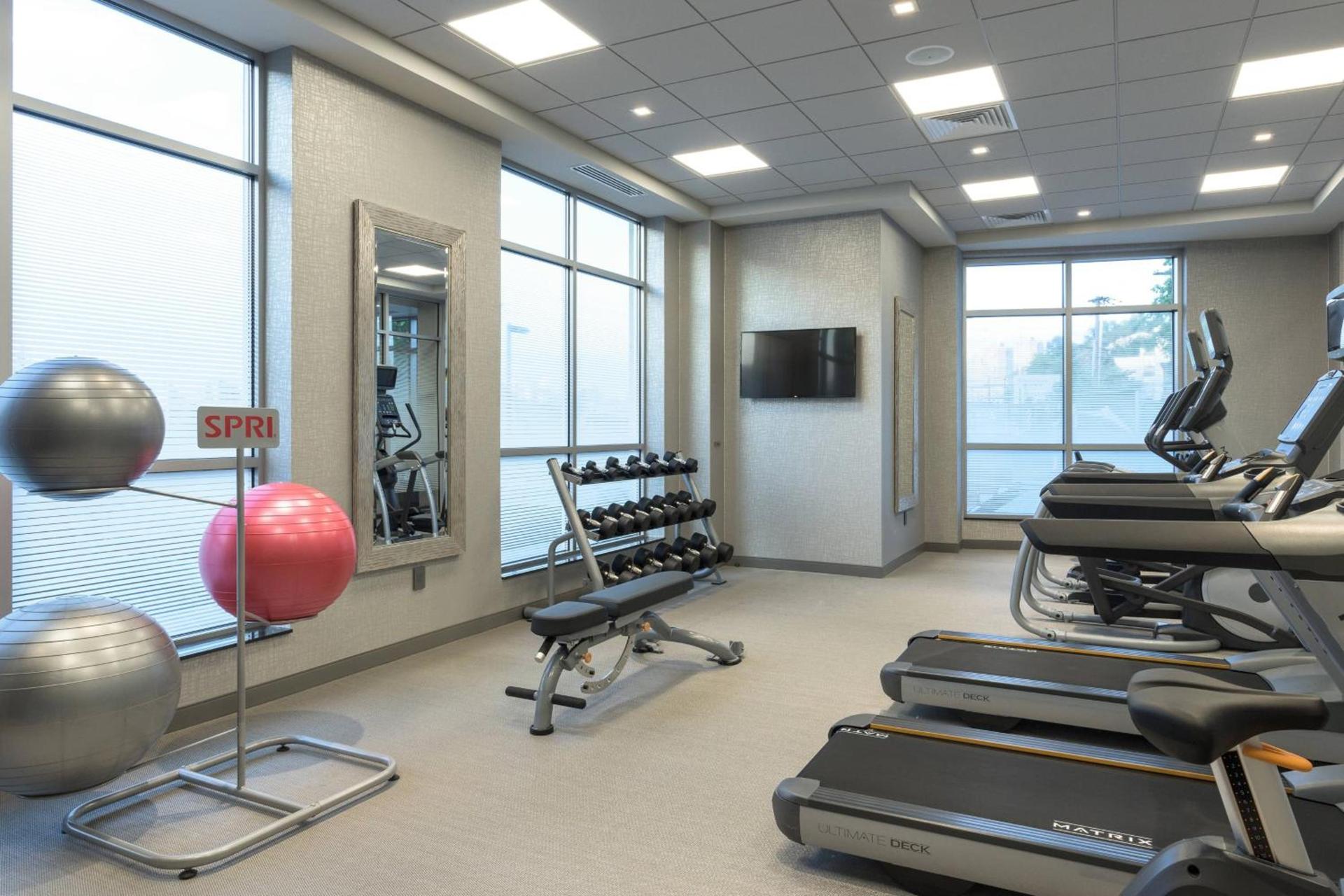Courtyard by Marriott Edgewater NYC Area photo 37
