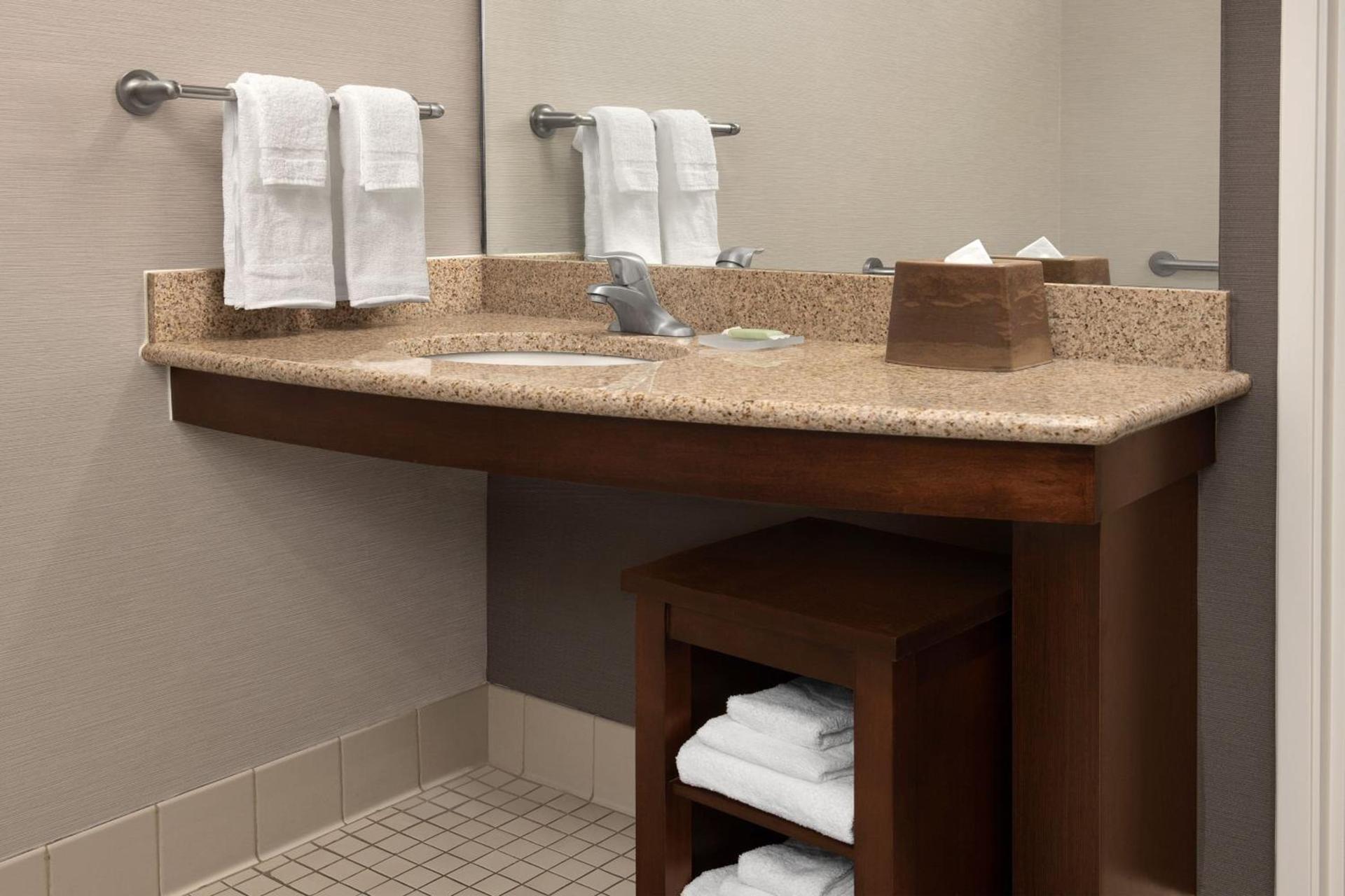 Courtyard by Marriott Syracuse Downtown at Armory Square photo 23