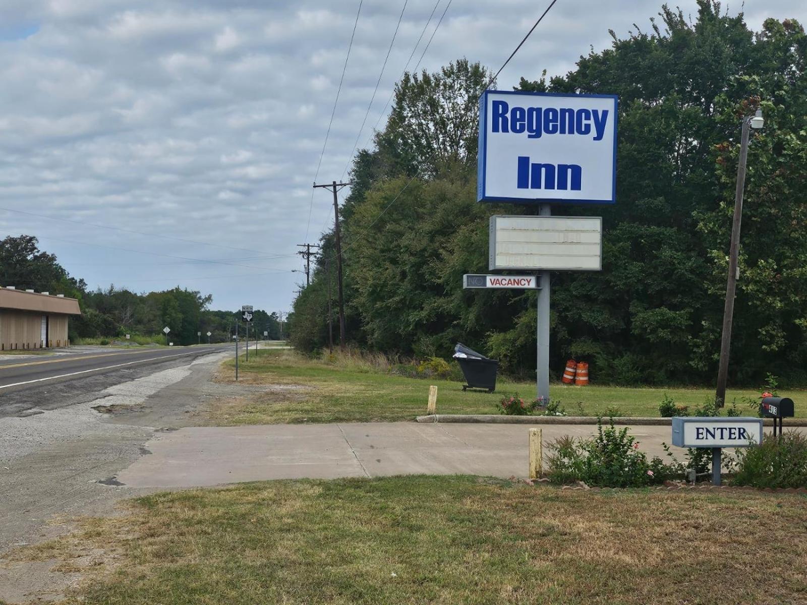 Regency Inn photo 17