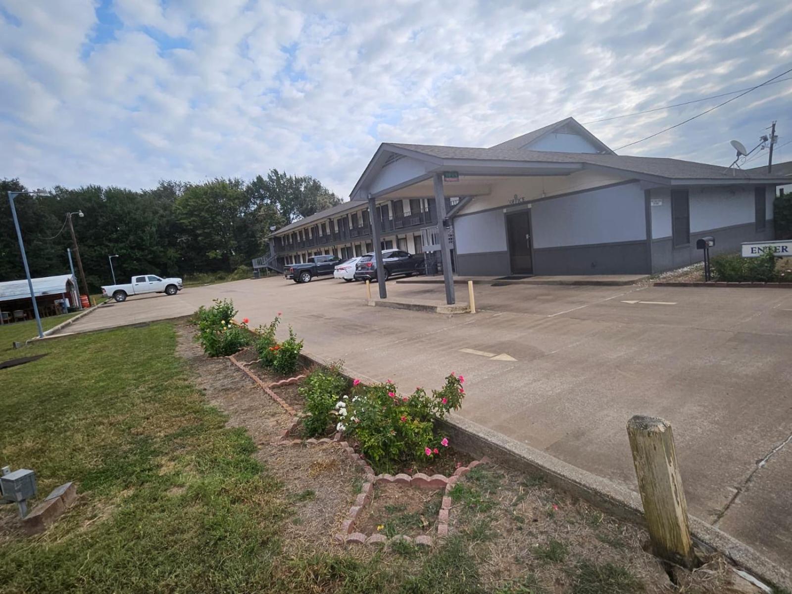 Regency Inn photo 19