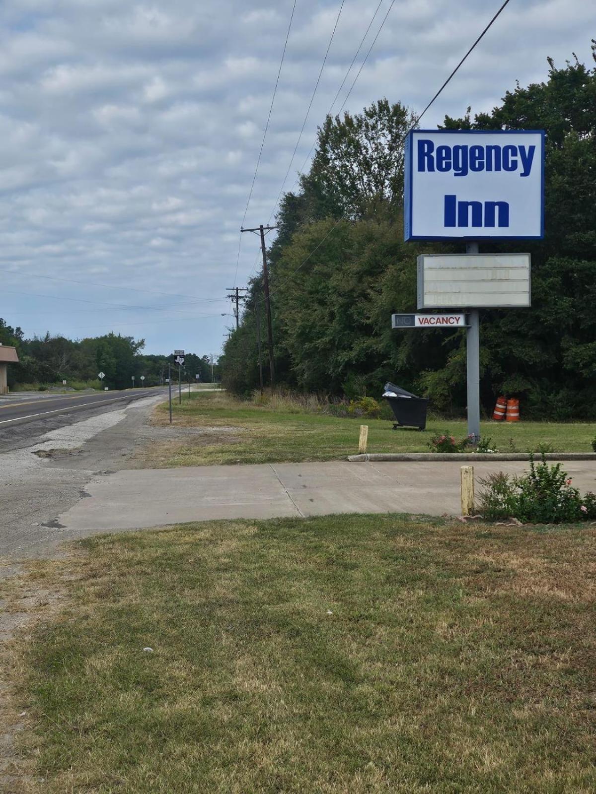 Regency Inn photo 23