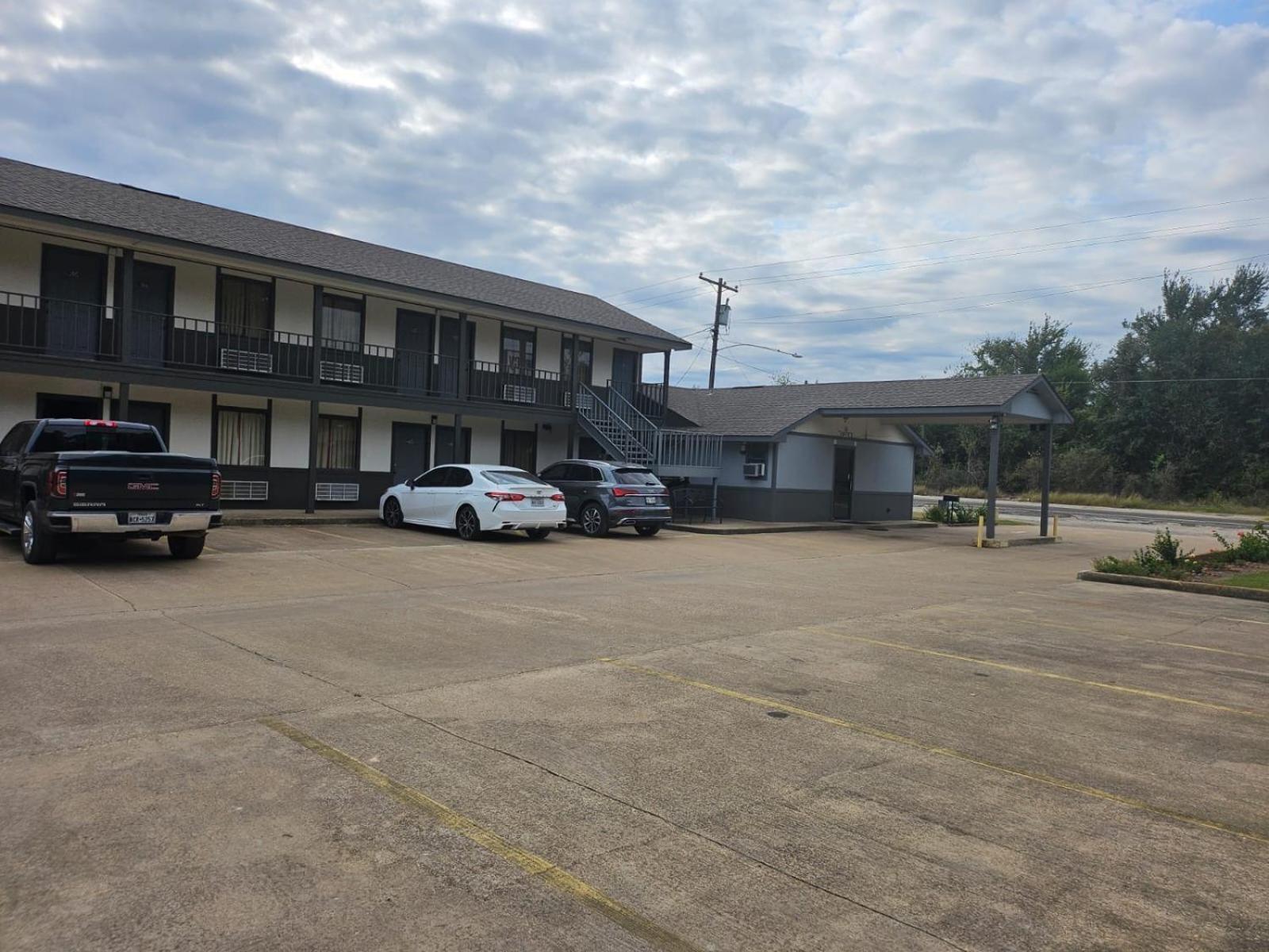 Regency Inn photo 25