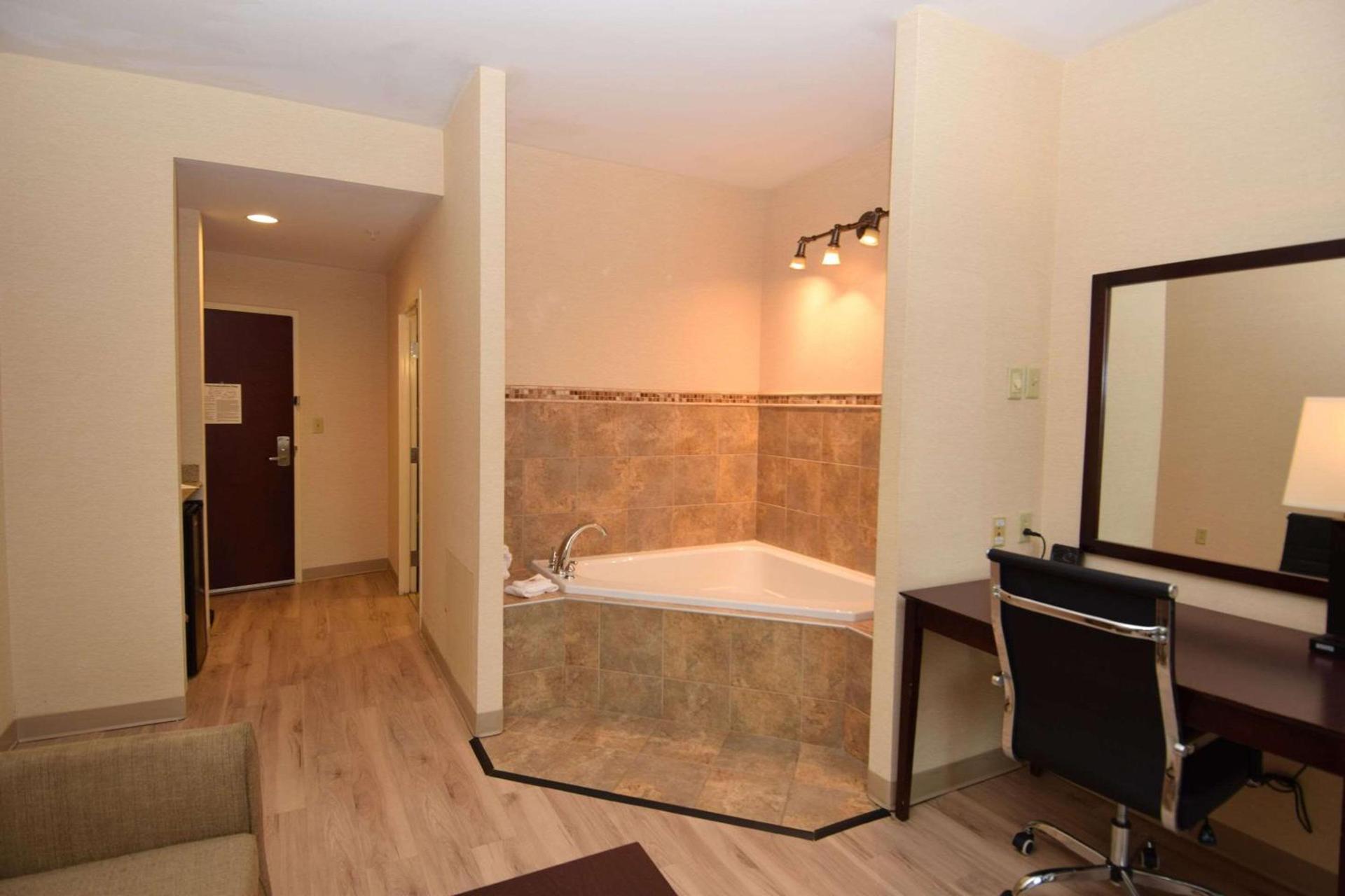Cicero Grand - Syracuse North photo 7