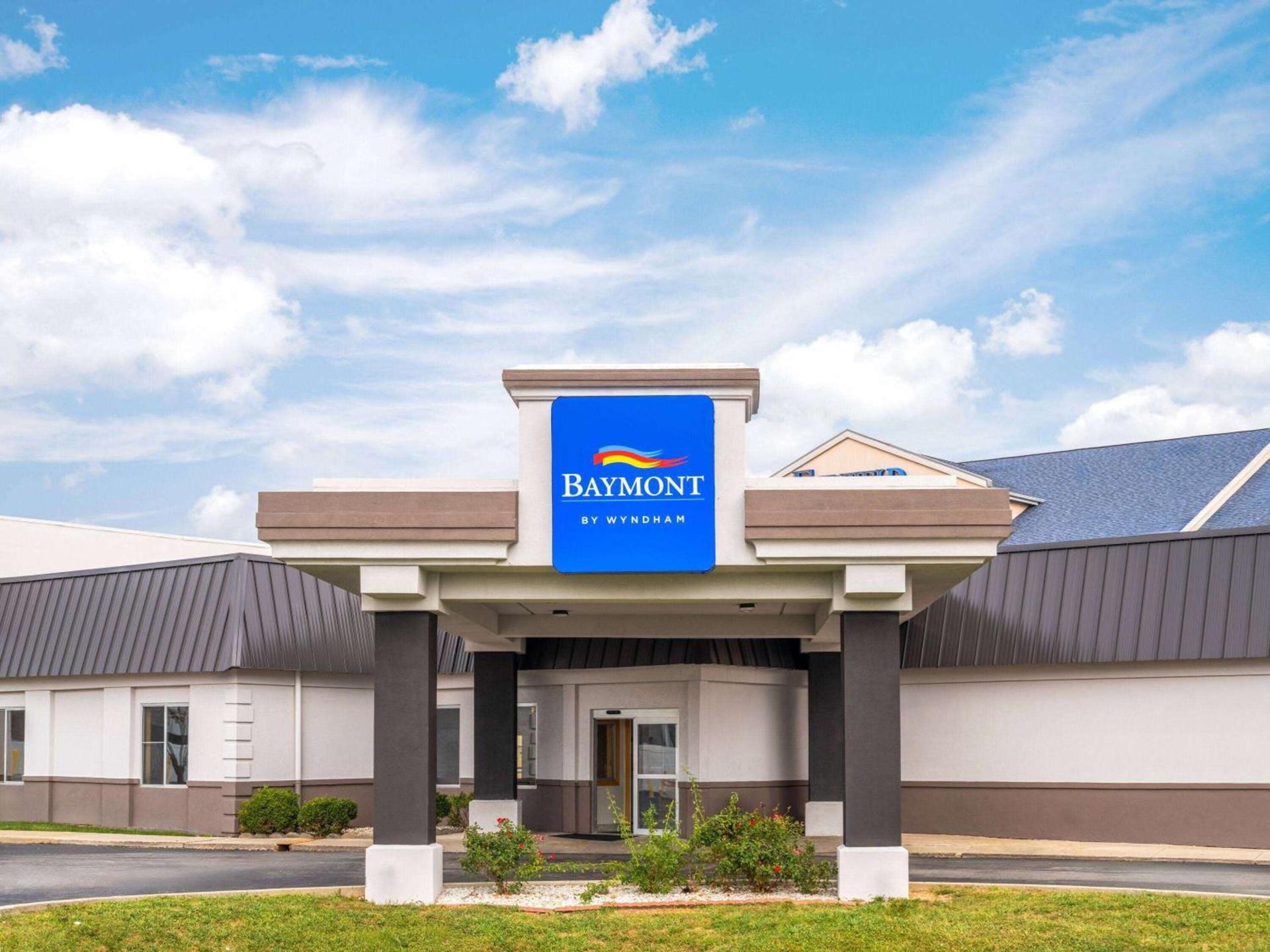 Baymont by Wyndham Indianapolis East photo 1