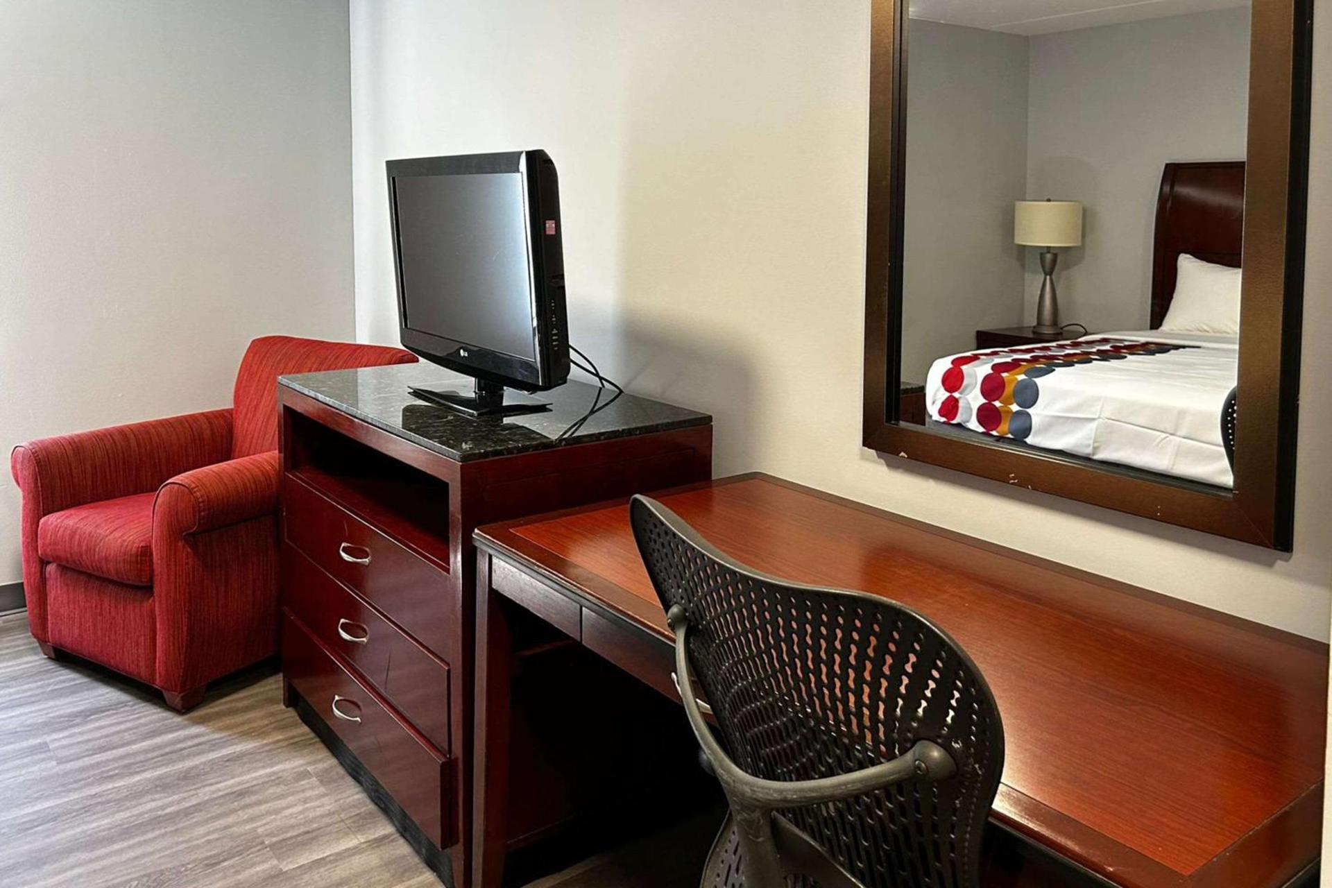 Clemmons Inn & Suites photo 6