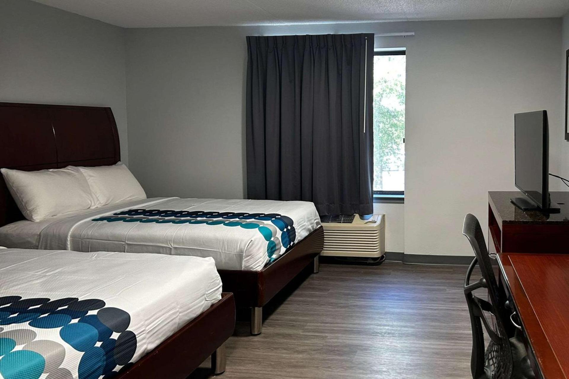 Clemmons Inn & Suites photo 4