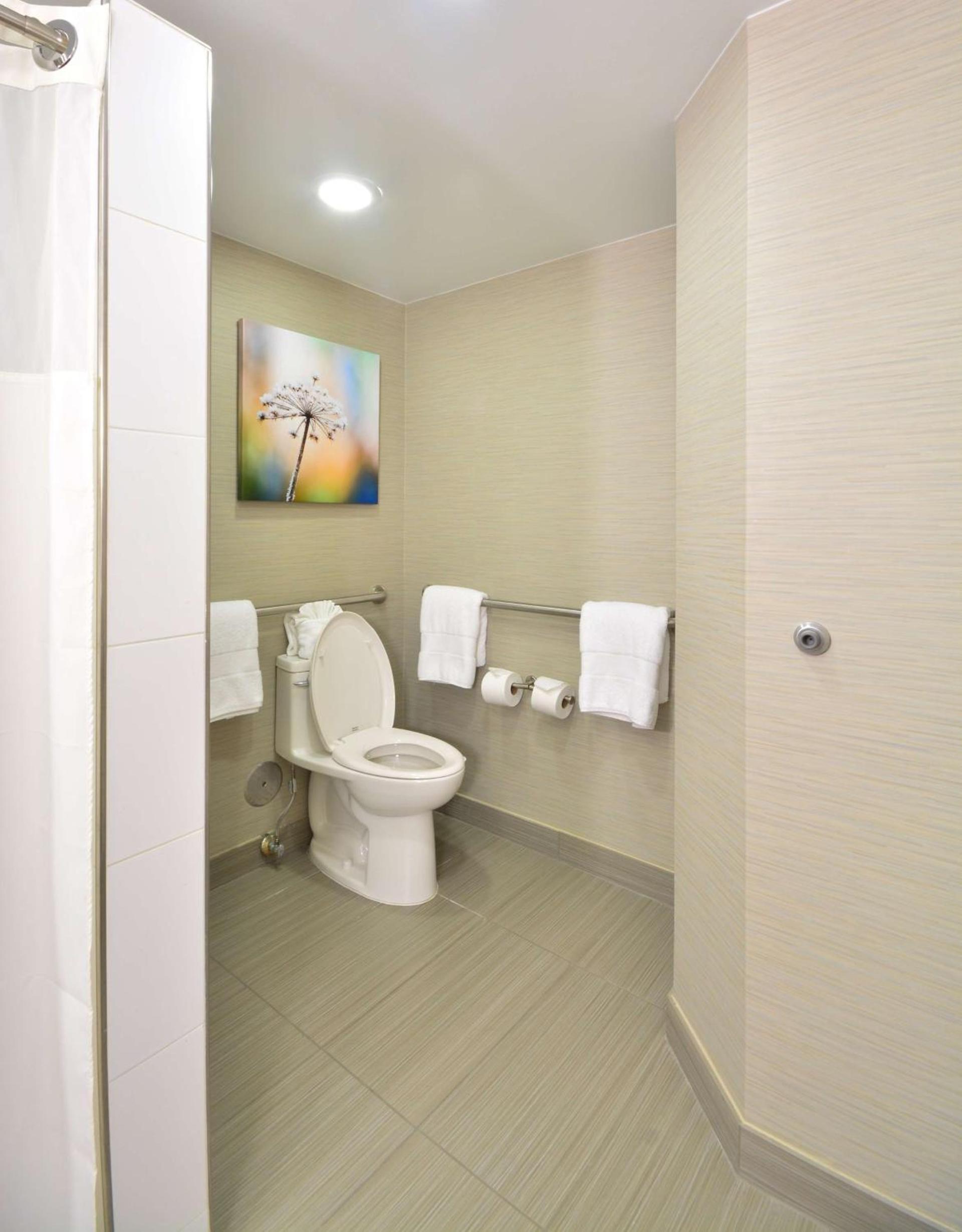 Embassy Suites by Hilton Denver Central Park photo 26
