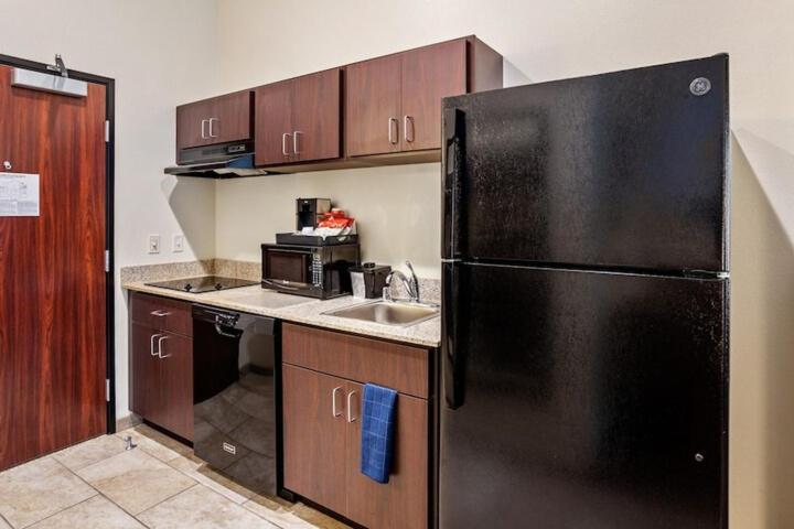 Cobblestone Inn & Suites-Fremont photo 2