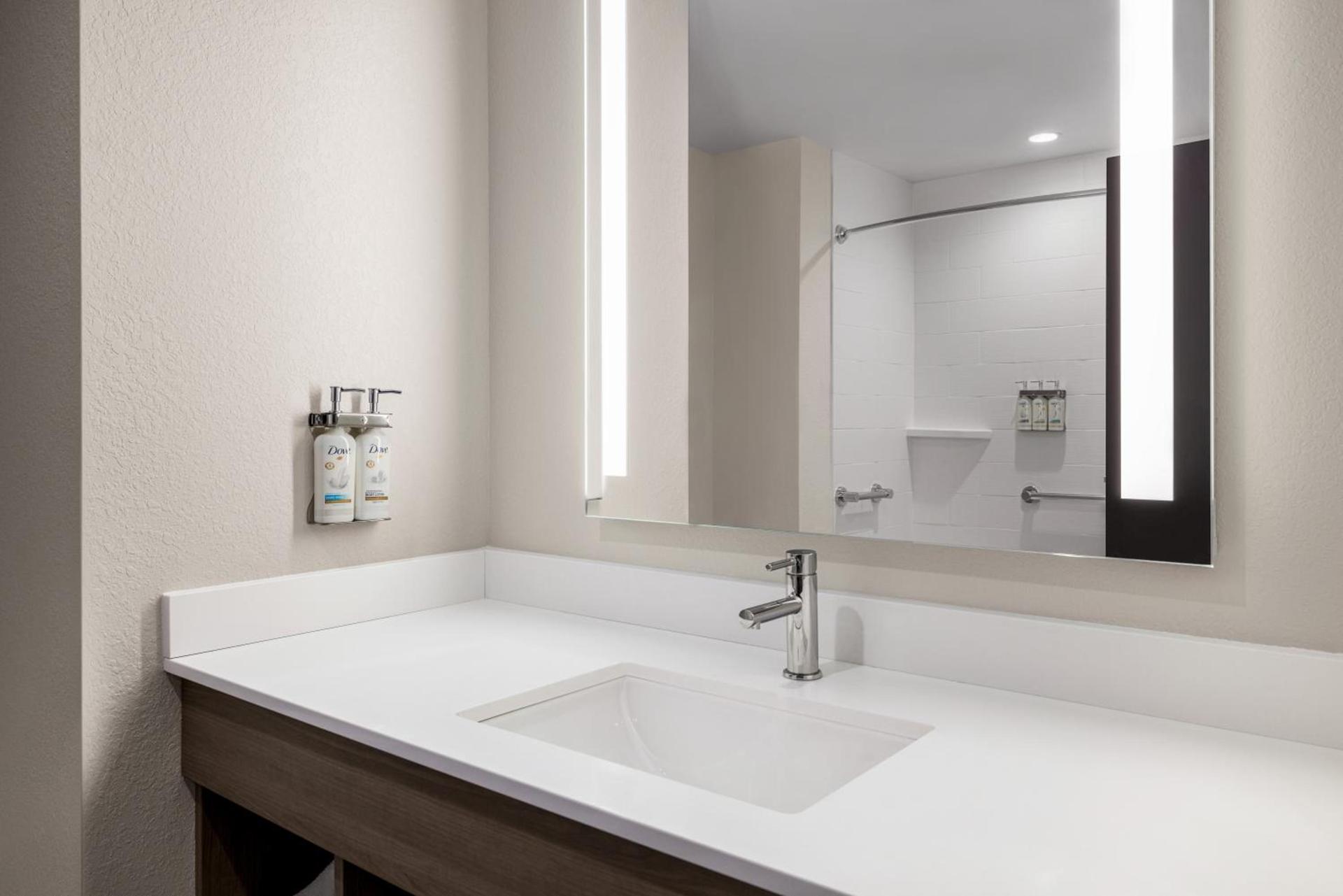 Holiday Inn Express Hotel & Suites Hagerstown by IHG photo 62