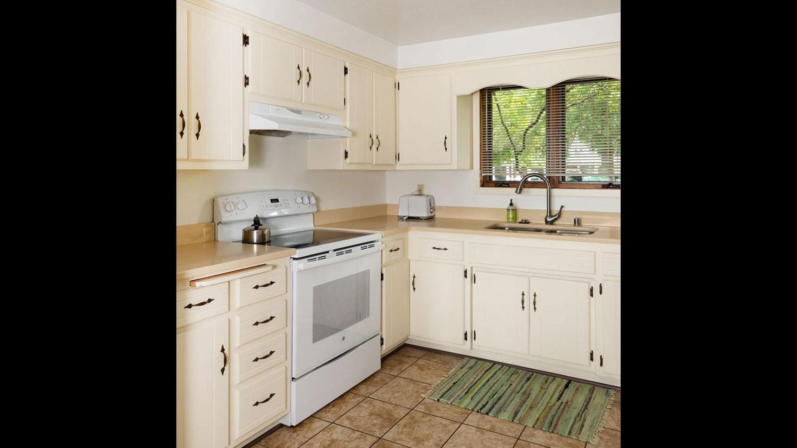 Harbor Guest House photo 19
