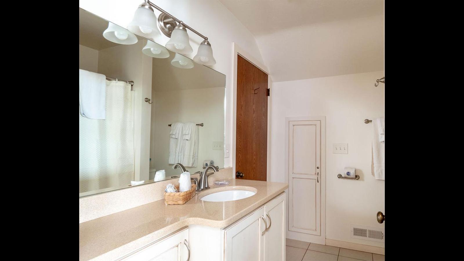Harbor Guest House photo 38