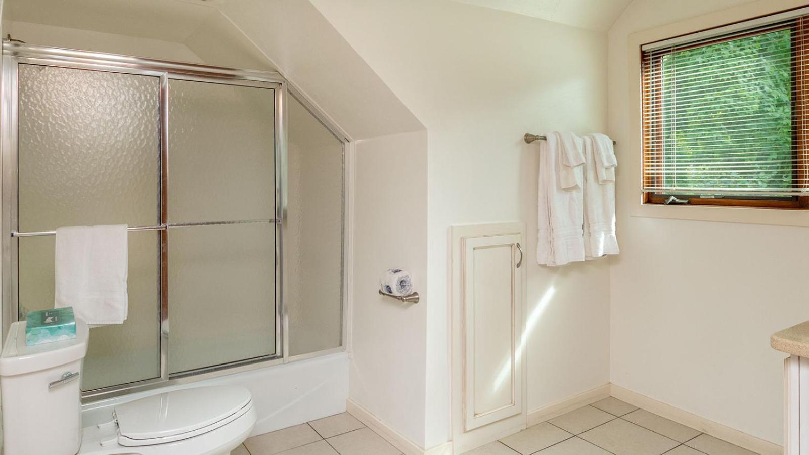 Harbor Guest House photo 55