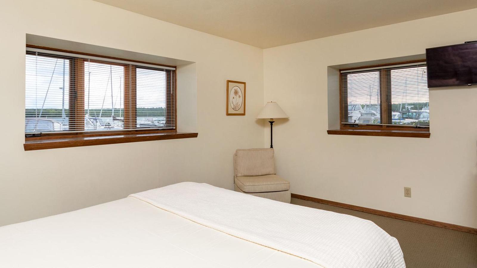 Harbor Guest House photo 76
