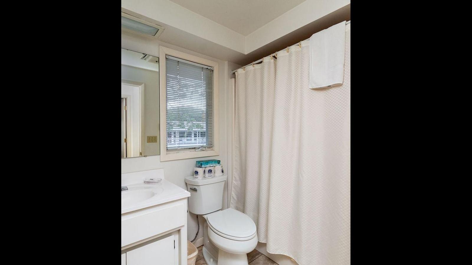 Harbor Guest House photo 91