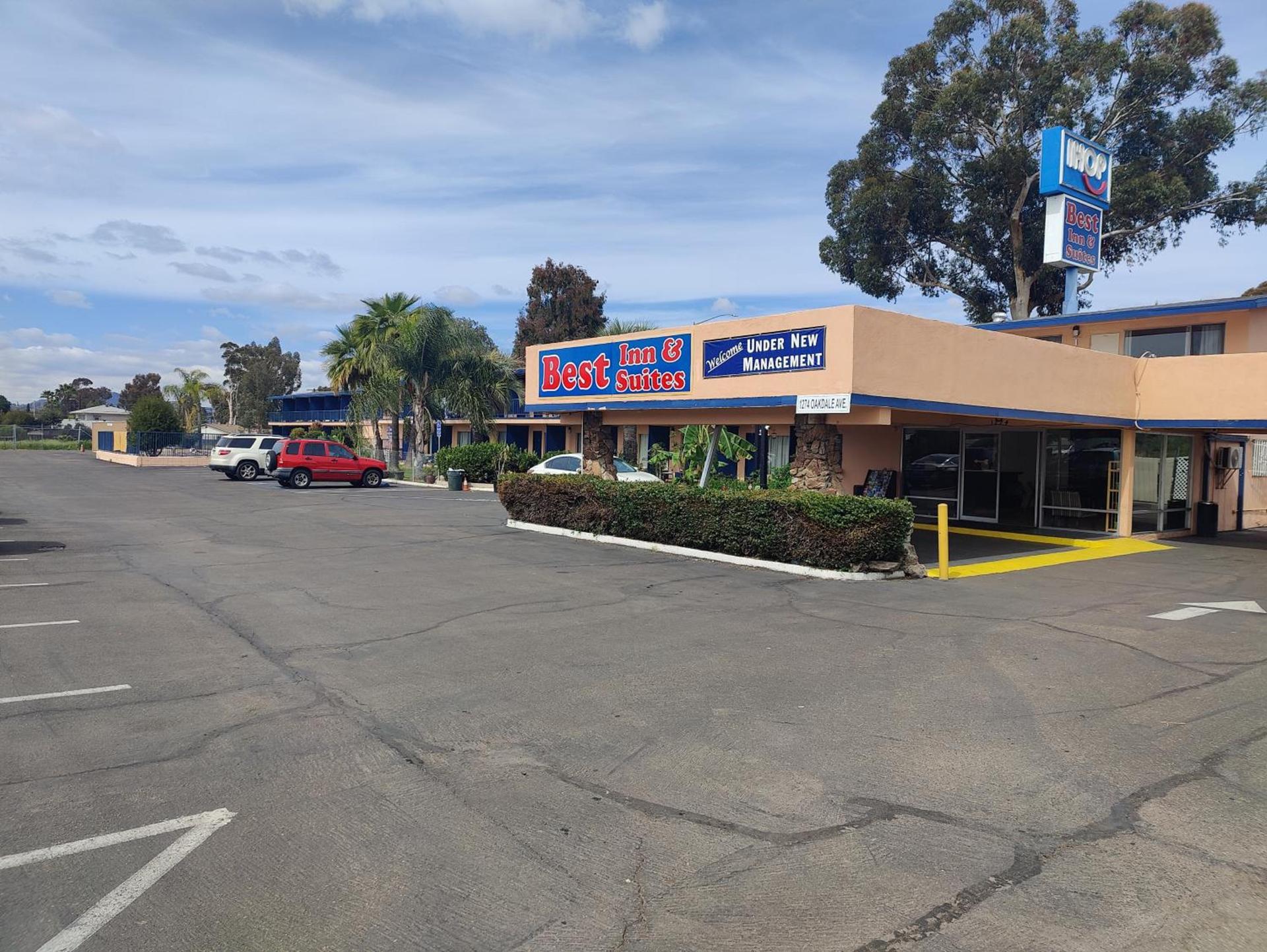 Best Inn & Suites photo 1