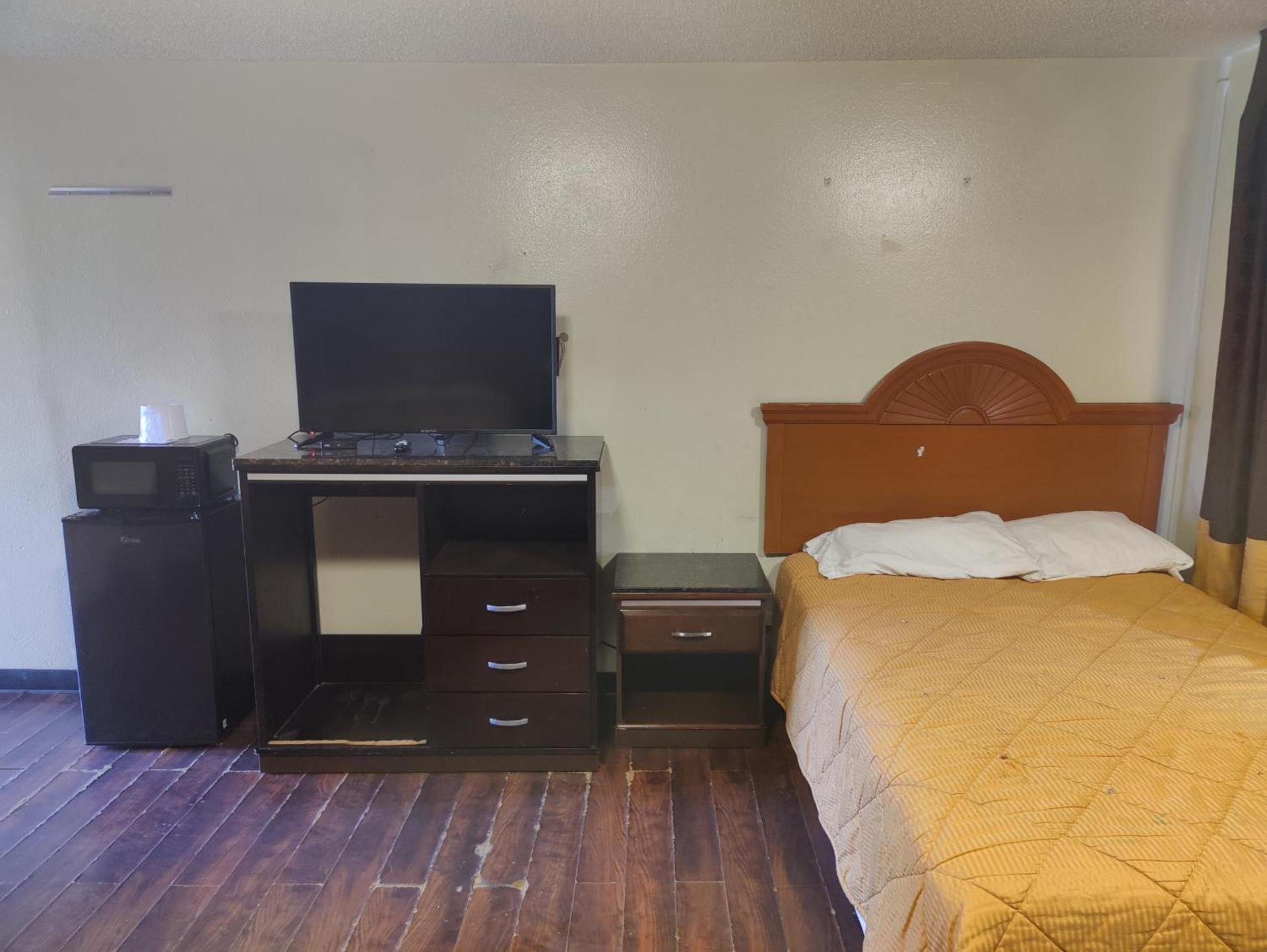 Best Inn & Suites photo 15