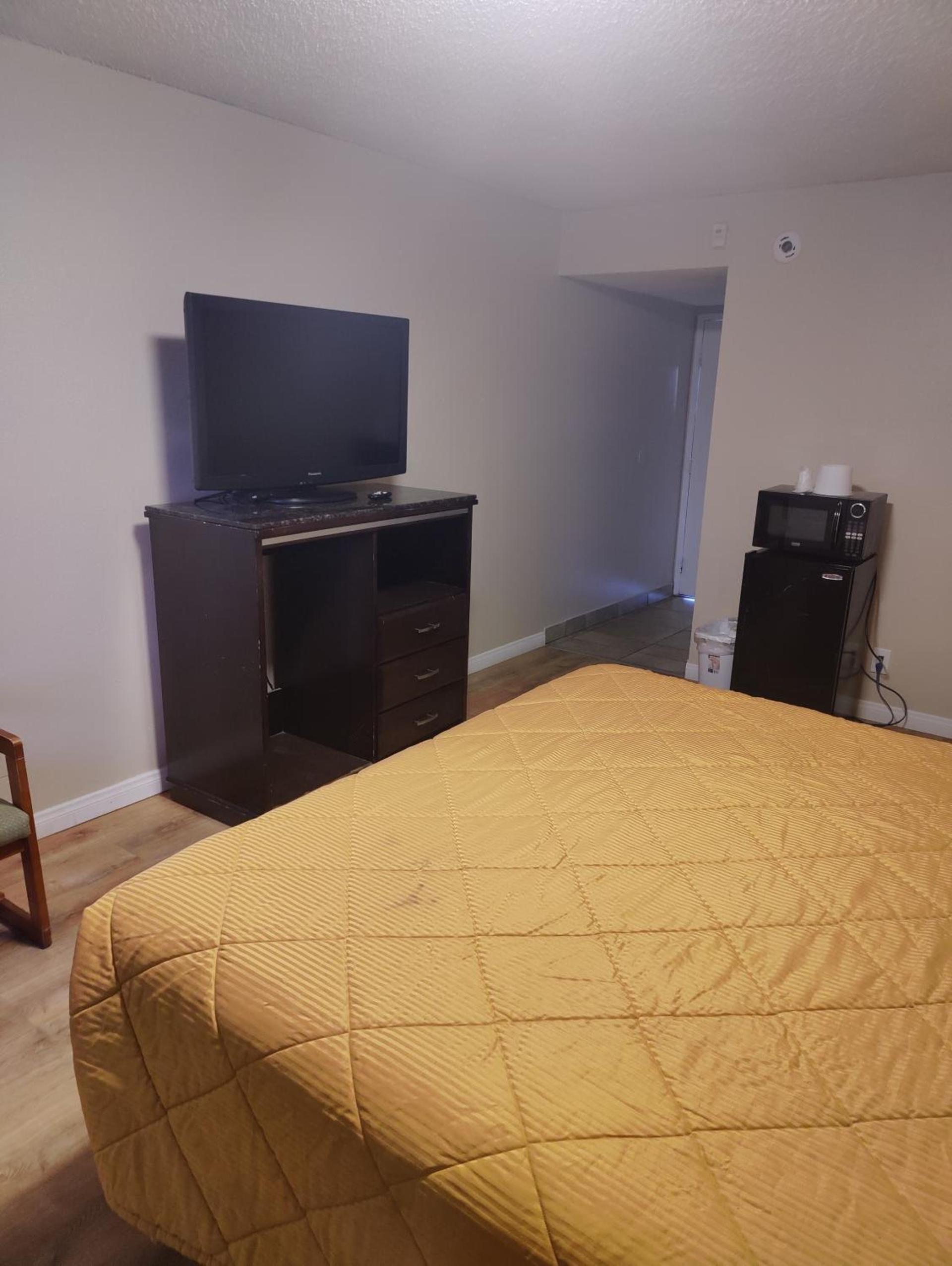 Best Inn & Suites photo 19