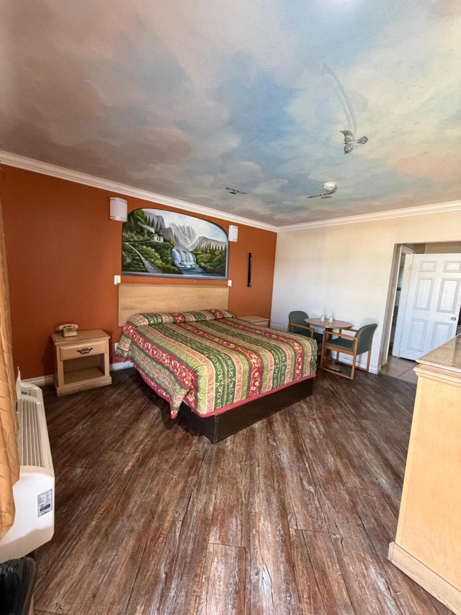 Robinhood Motel Anaheim West photo 11