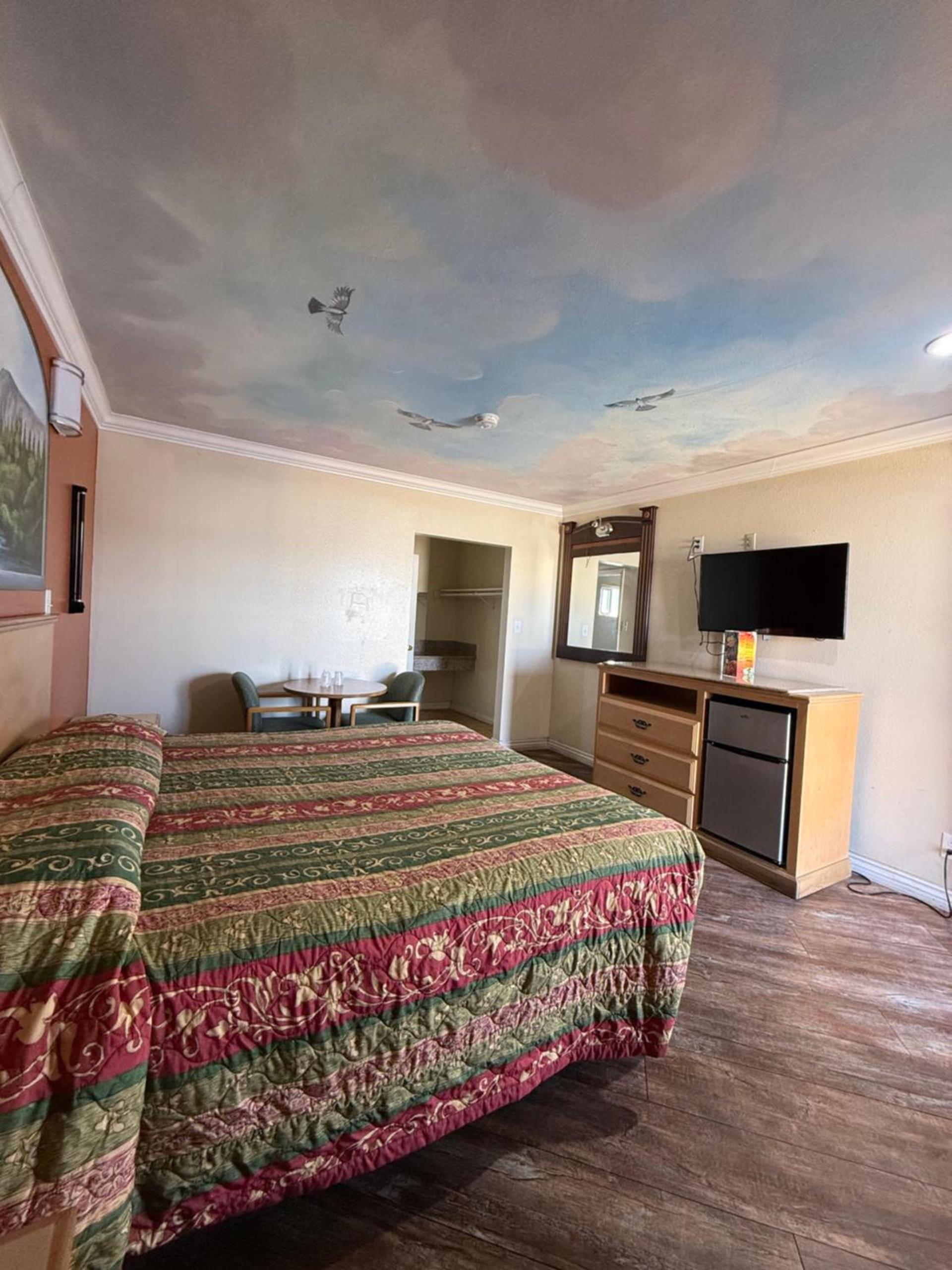 Robinhood Motel Anaheim West photo 13