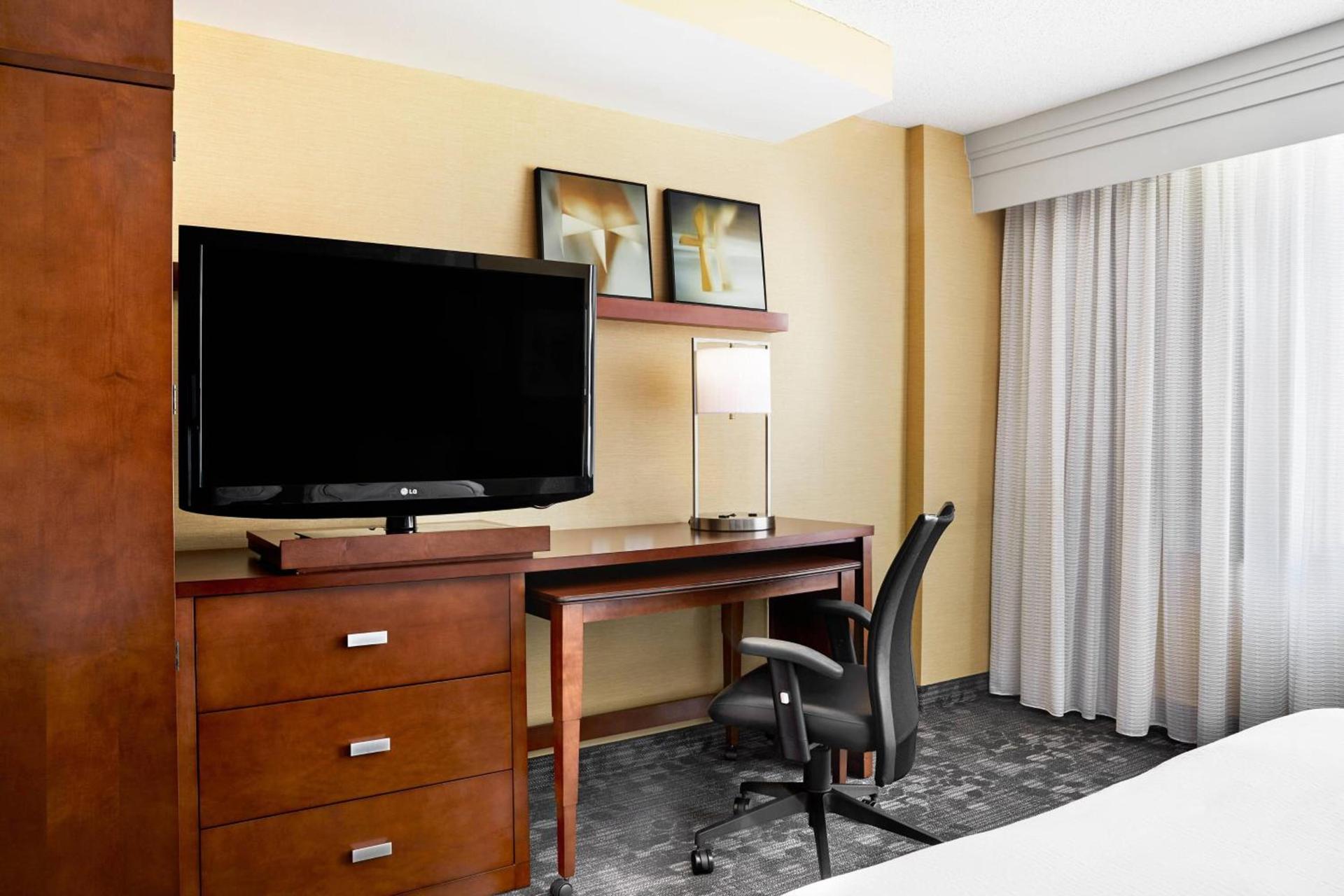 Courtyard by Marriott Newark Downtown photo 15