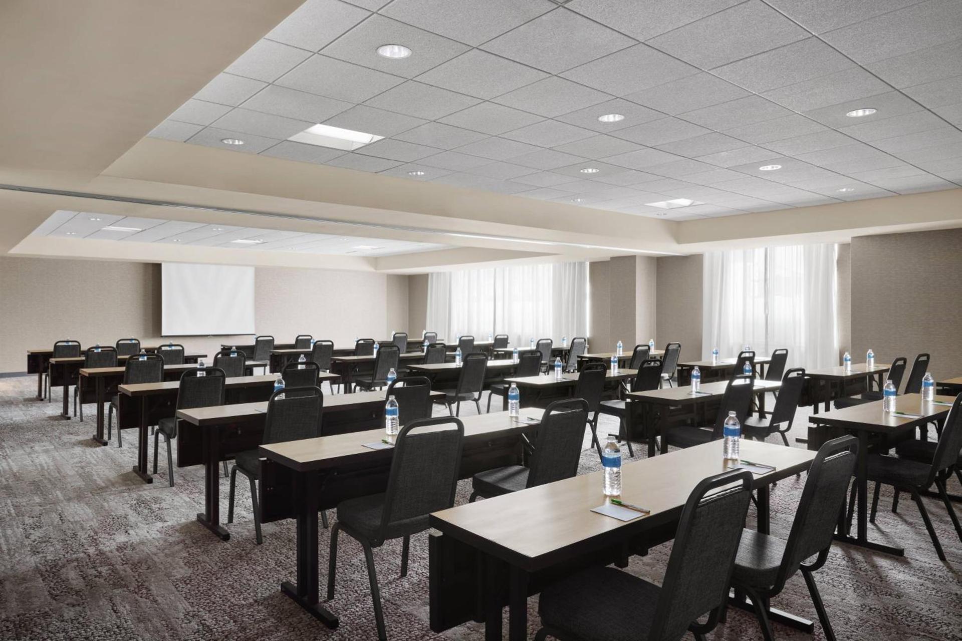 Courtyard by Marriott Newark Downtown photo 36