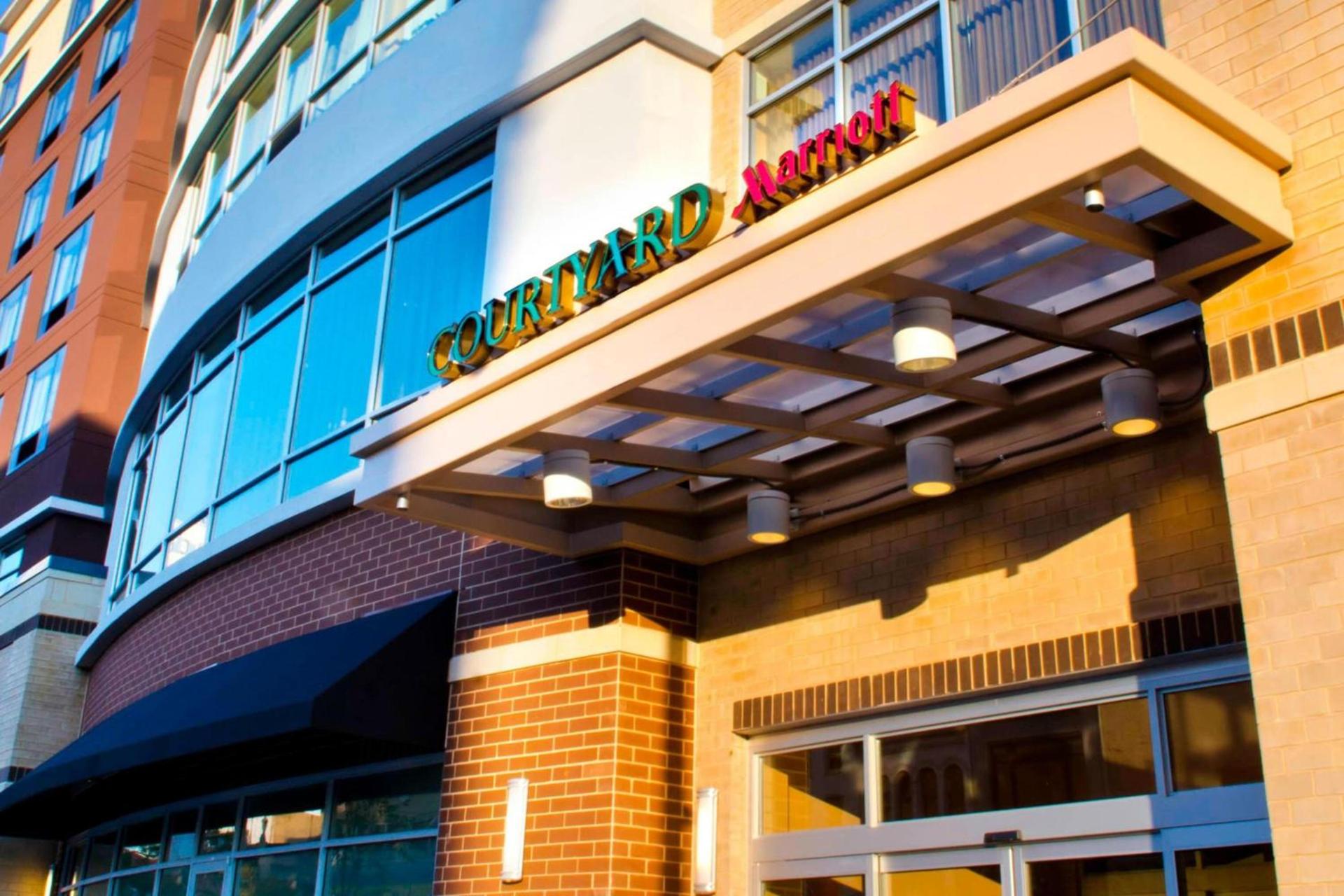 Courtyard by Marriott Newark Downtown photo 2