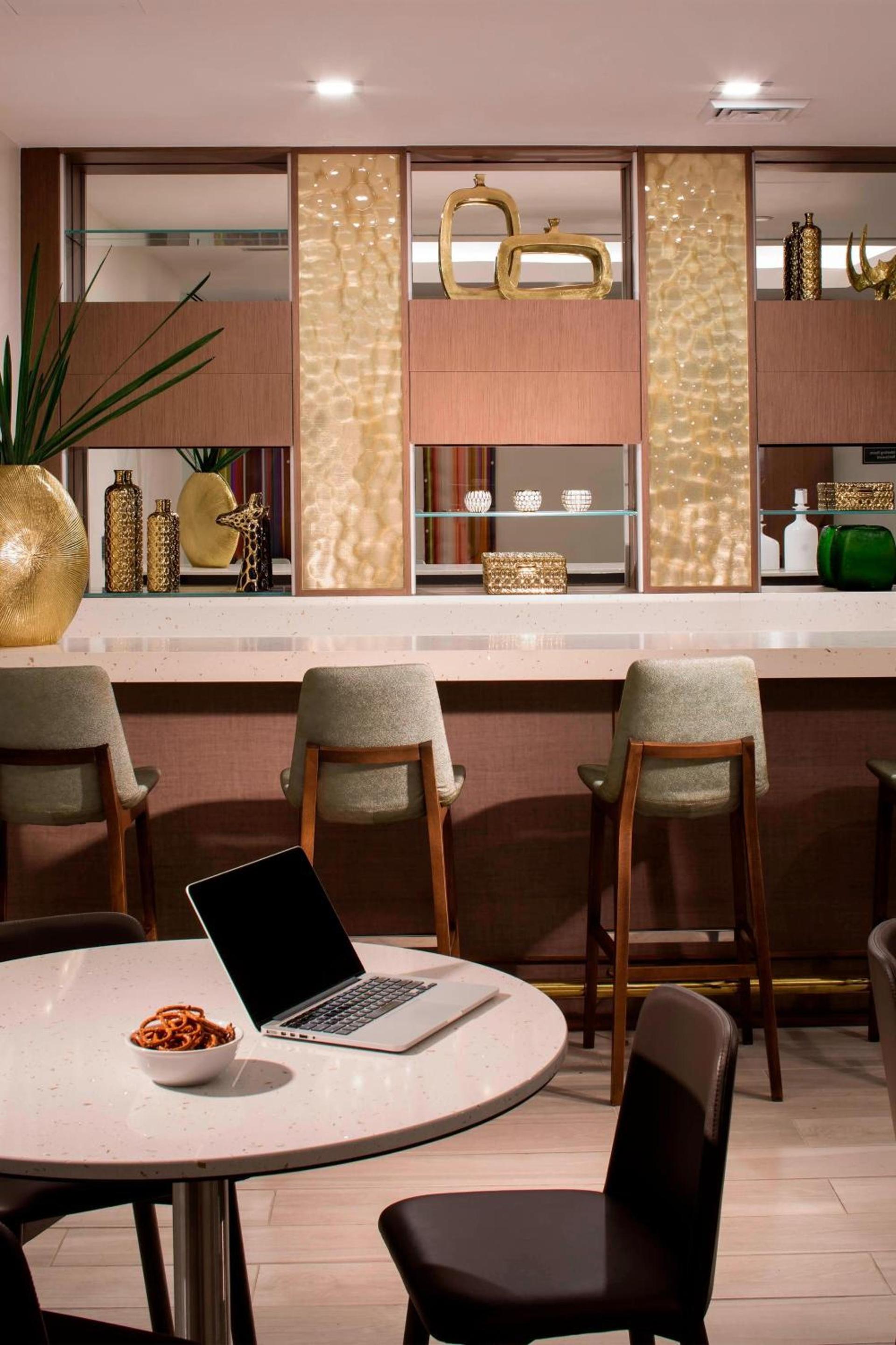 Residence Inn by Marriott Miami Beach South Beach photo 6