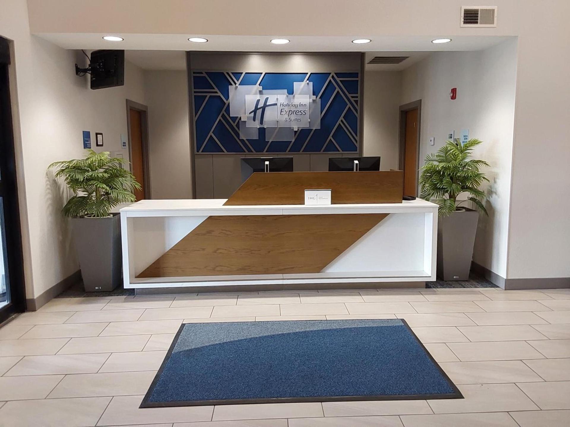 Holiday Inn Express Hotel & Suites Antigo by IHG photo 34