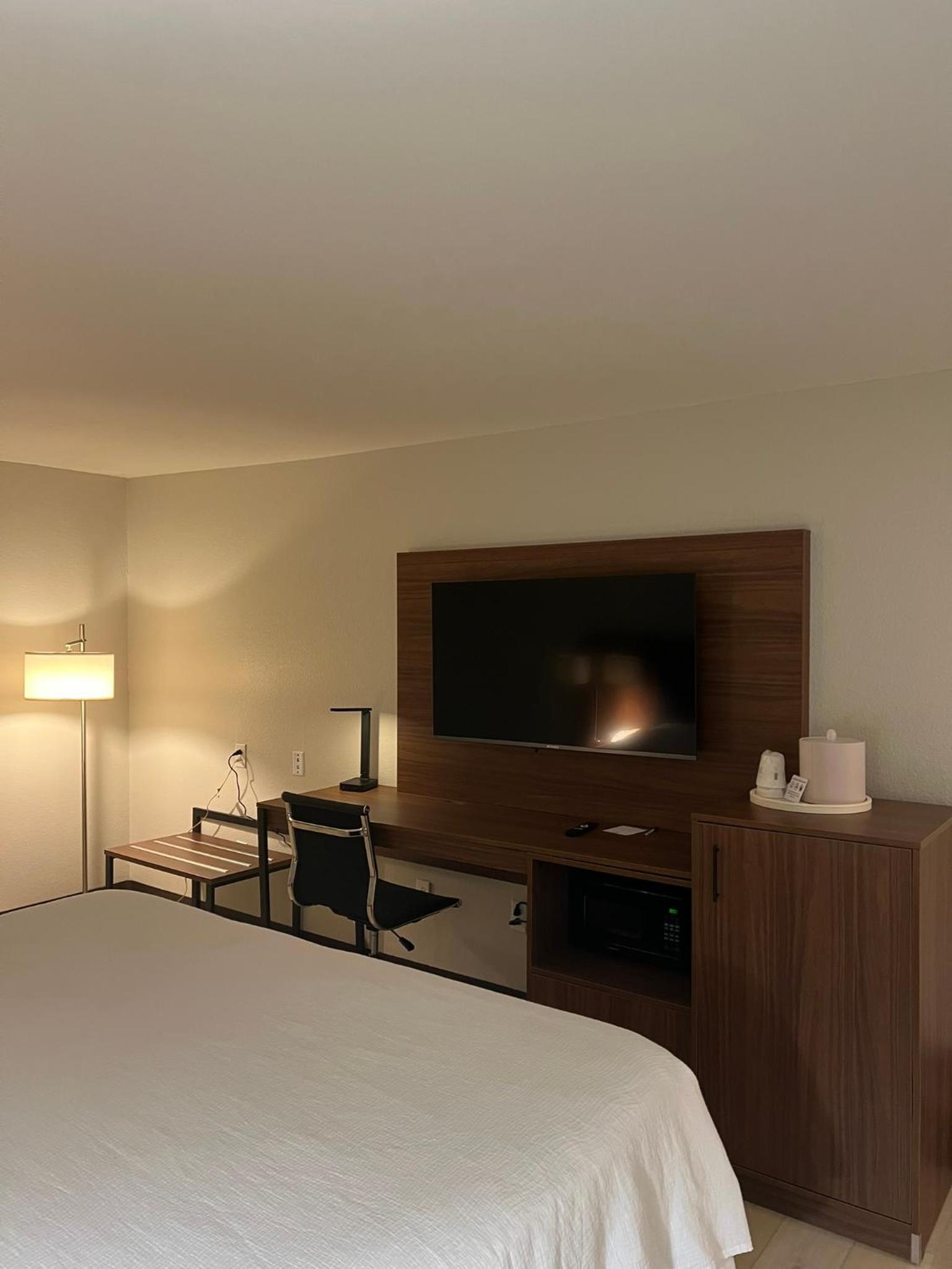 Wingate by Wyndham Dublin Near Claytor Lake State Park photo 29