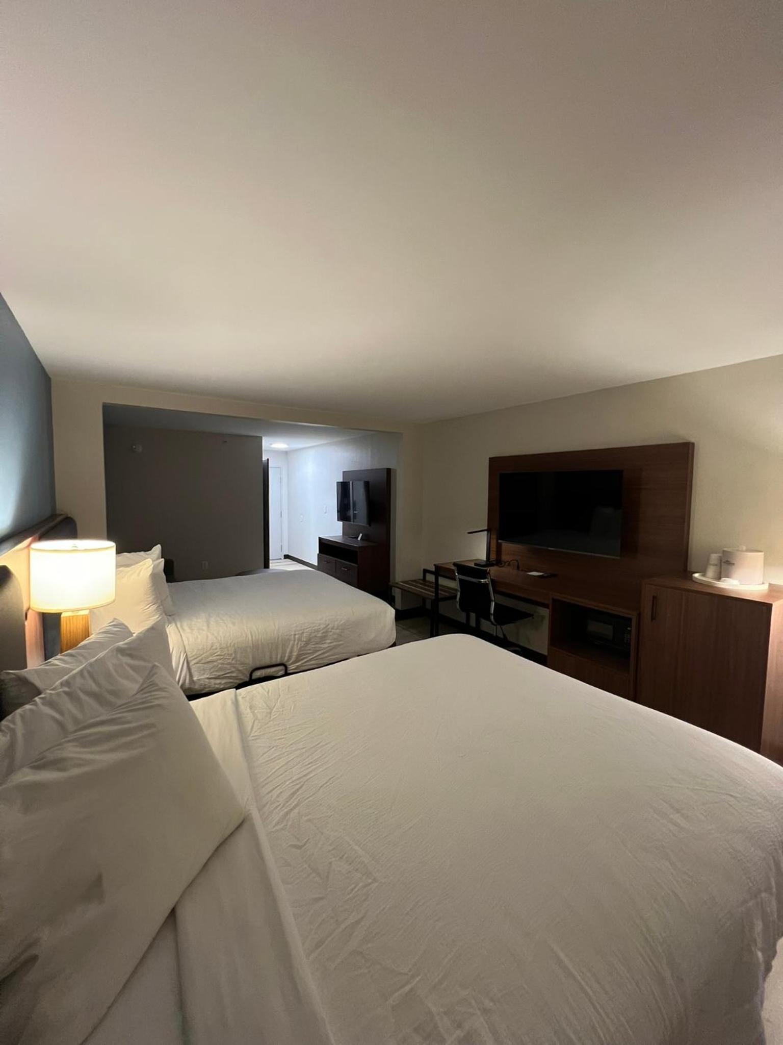 Wingate by Wyndham Dublin Near Claytor Lake State Park photo 23
