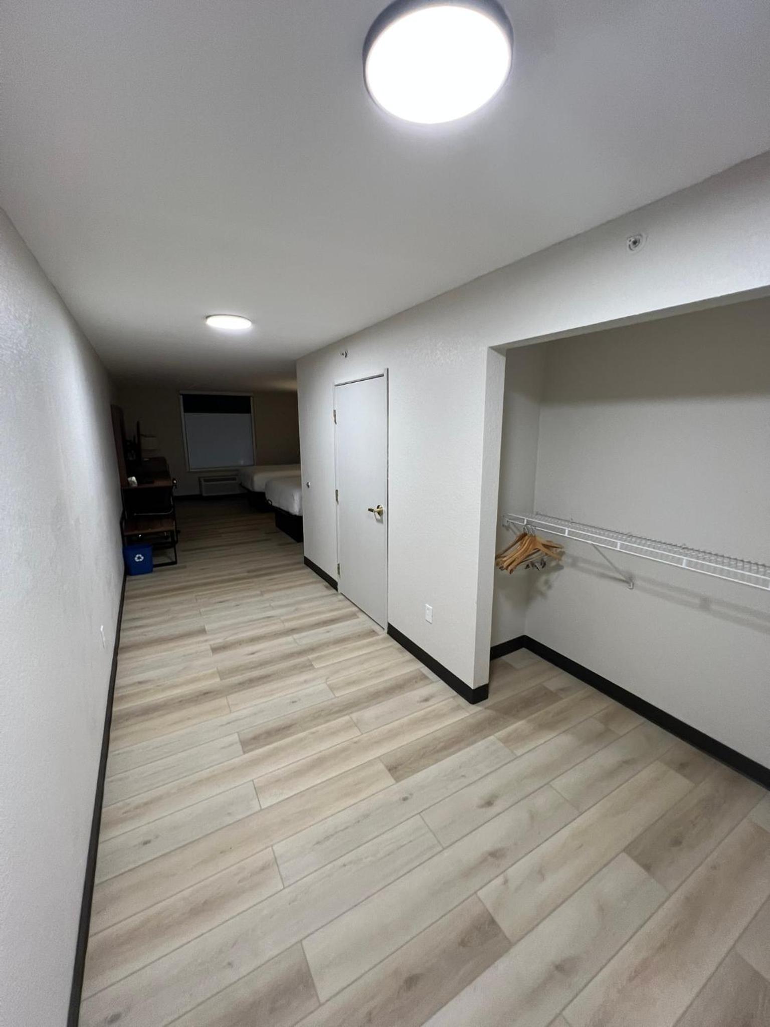 Wingate by Wyndham Dublin Near Claytor Lake State Park photo 11
