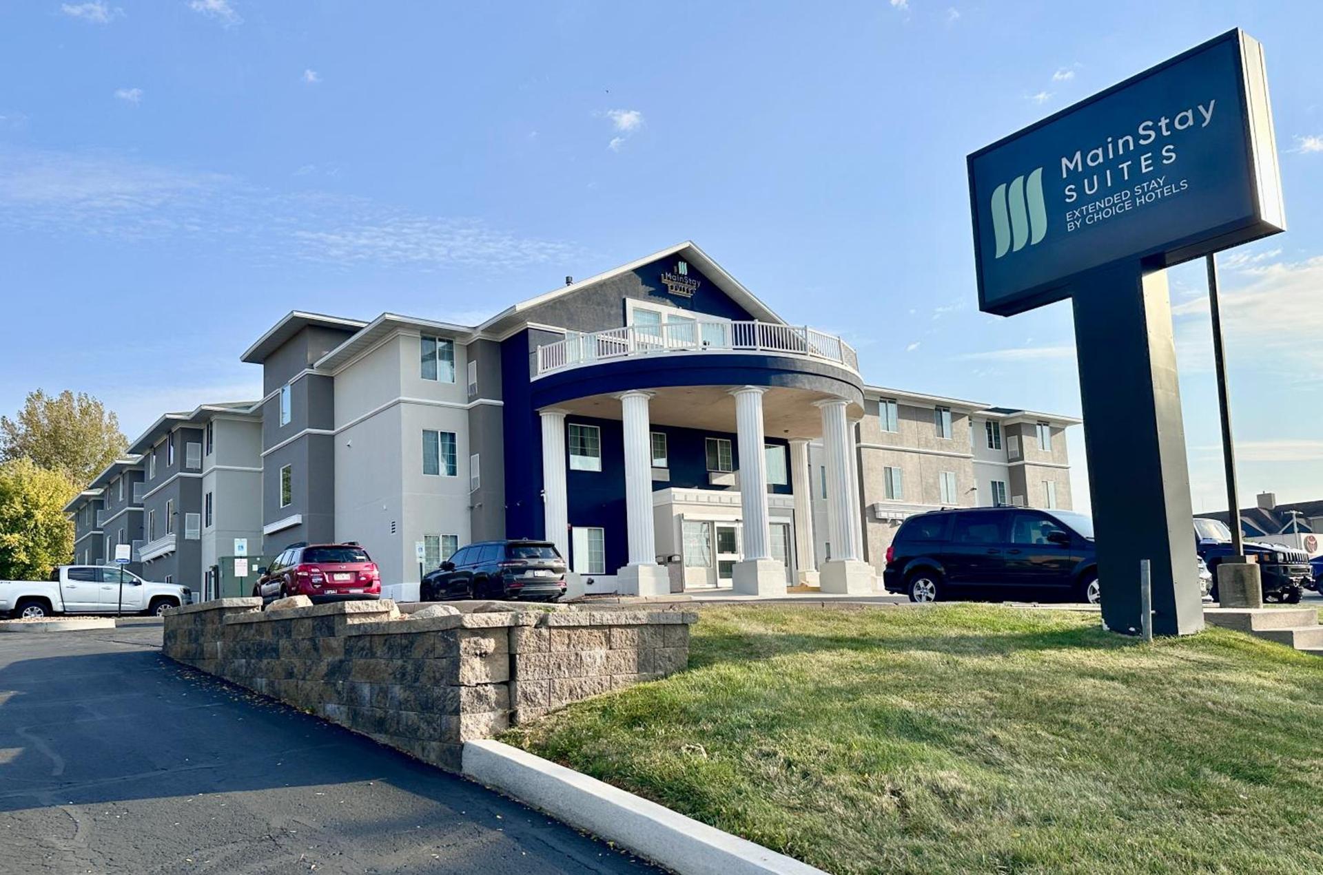 MainStay Suites Madison Airport photo 53