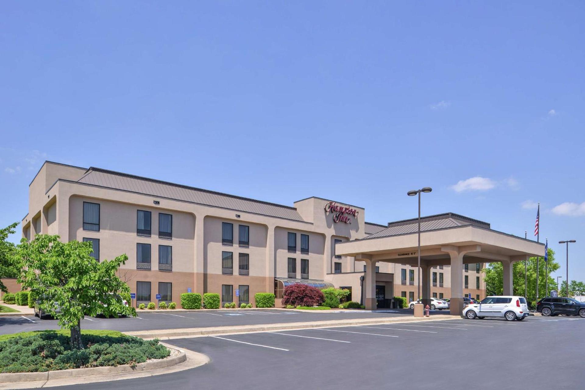 Hampton Inn Staunton photo 1