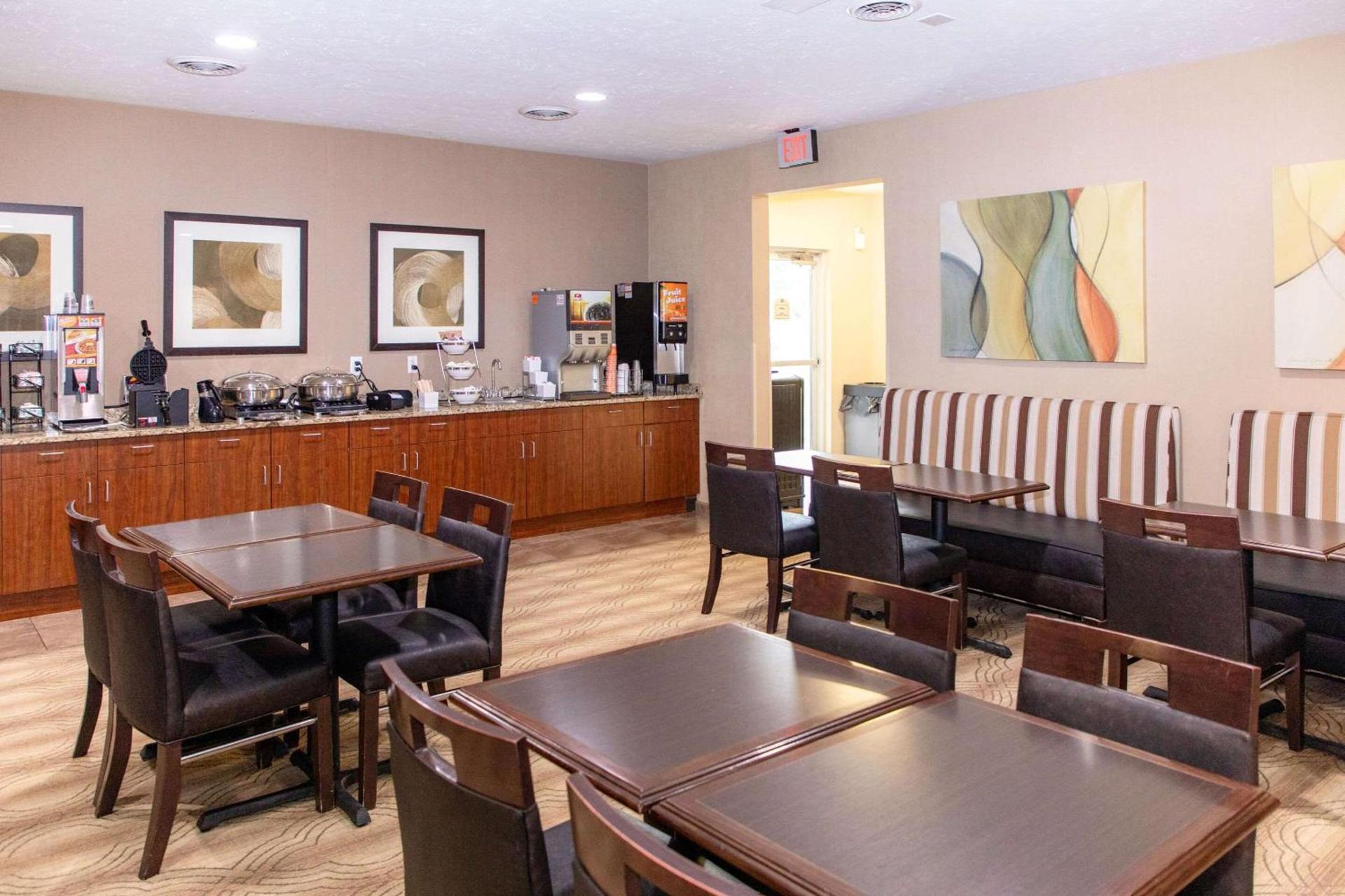 MainStay Suites Fargo - I-94 Medical Center photo 38