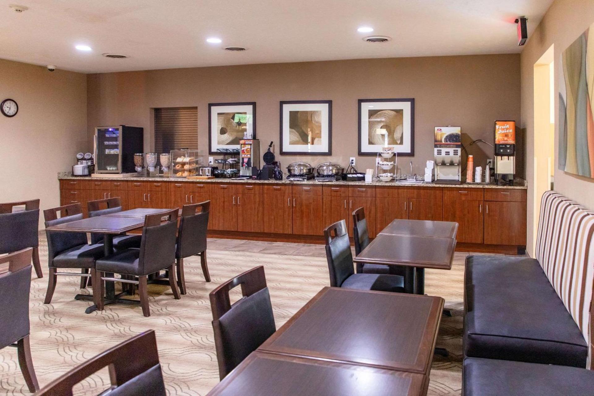 MainStay Suites Fargo - I-94 Medical Center photo 39