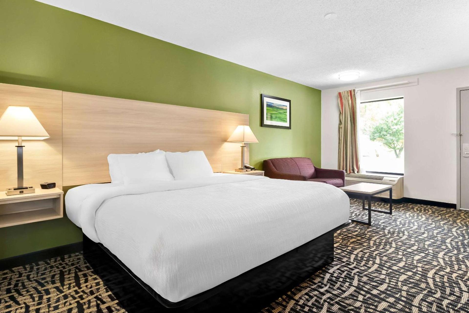 Quality Inn Russellville photo 17