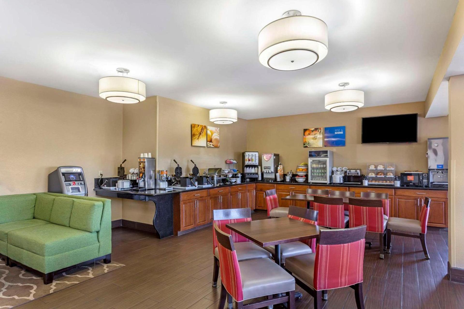 Comfort Inn Gurnee near Six Flags photo 19
