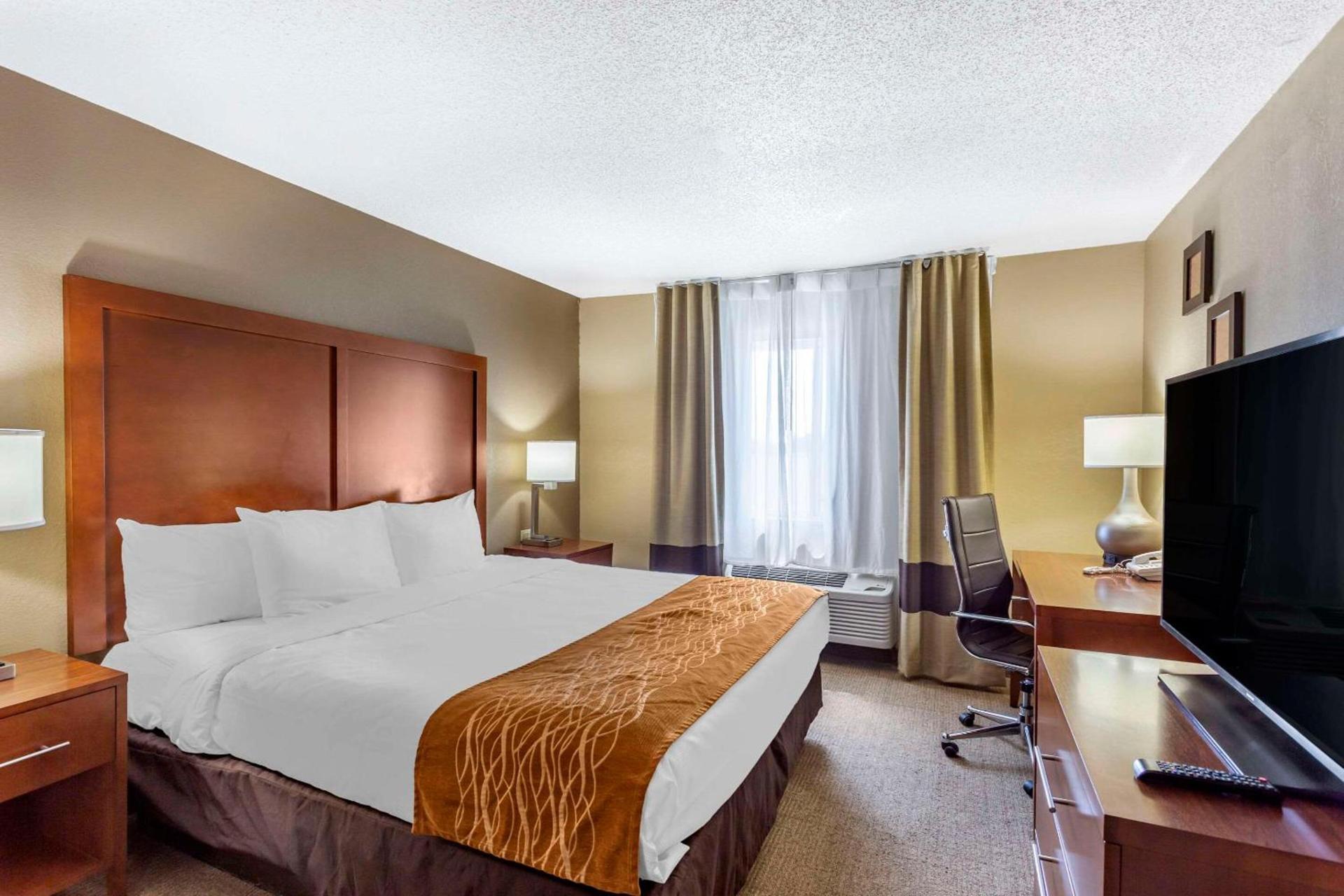 Comfort Inn Gurnee near Six Flags photo 12