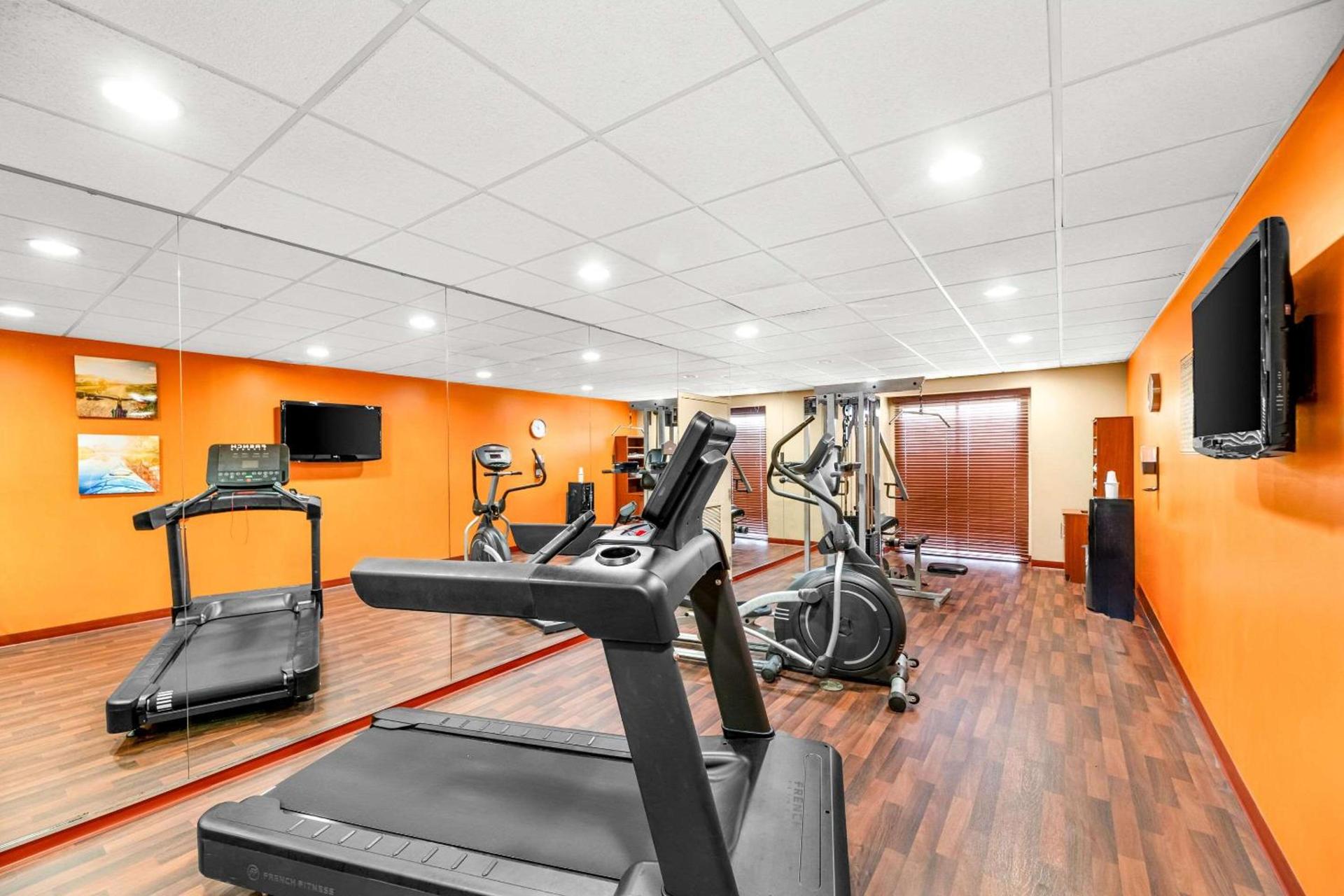 Comfort Suites Orlando Airport photo 13
